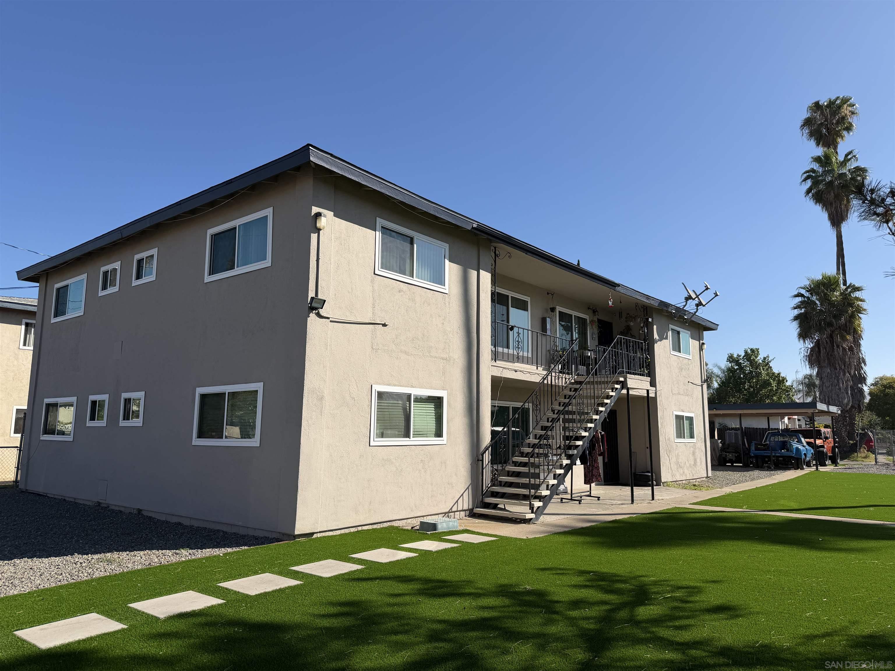 Detail Gallery Image 2 of 29 For 1718-24  Crofton Ln, Escondido,  CA 92027 - – Beds | – Baths