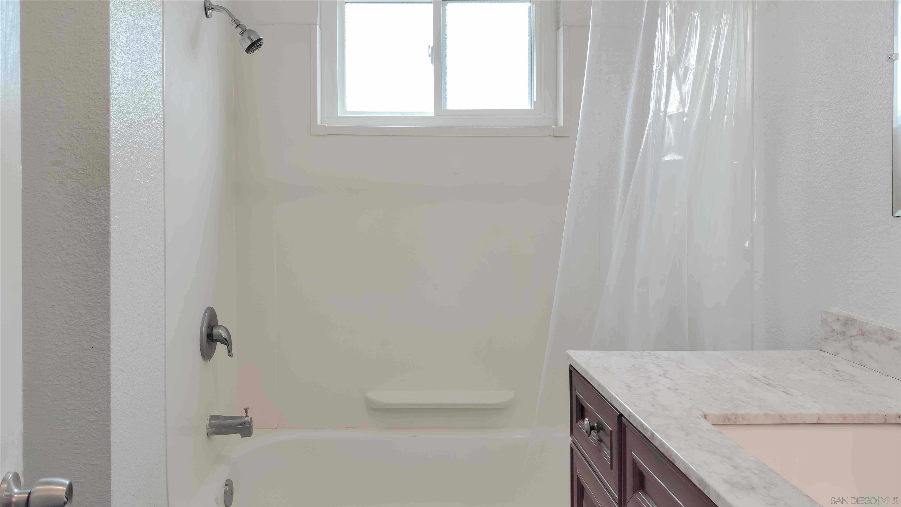 Detail Gallery Image 18 of 29 For 1718-24  Crofton Ln, Escondido,  CA 92027 - – Beds | – Baths