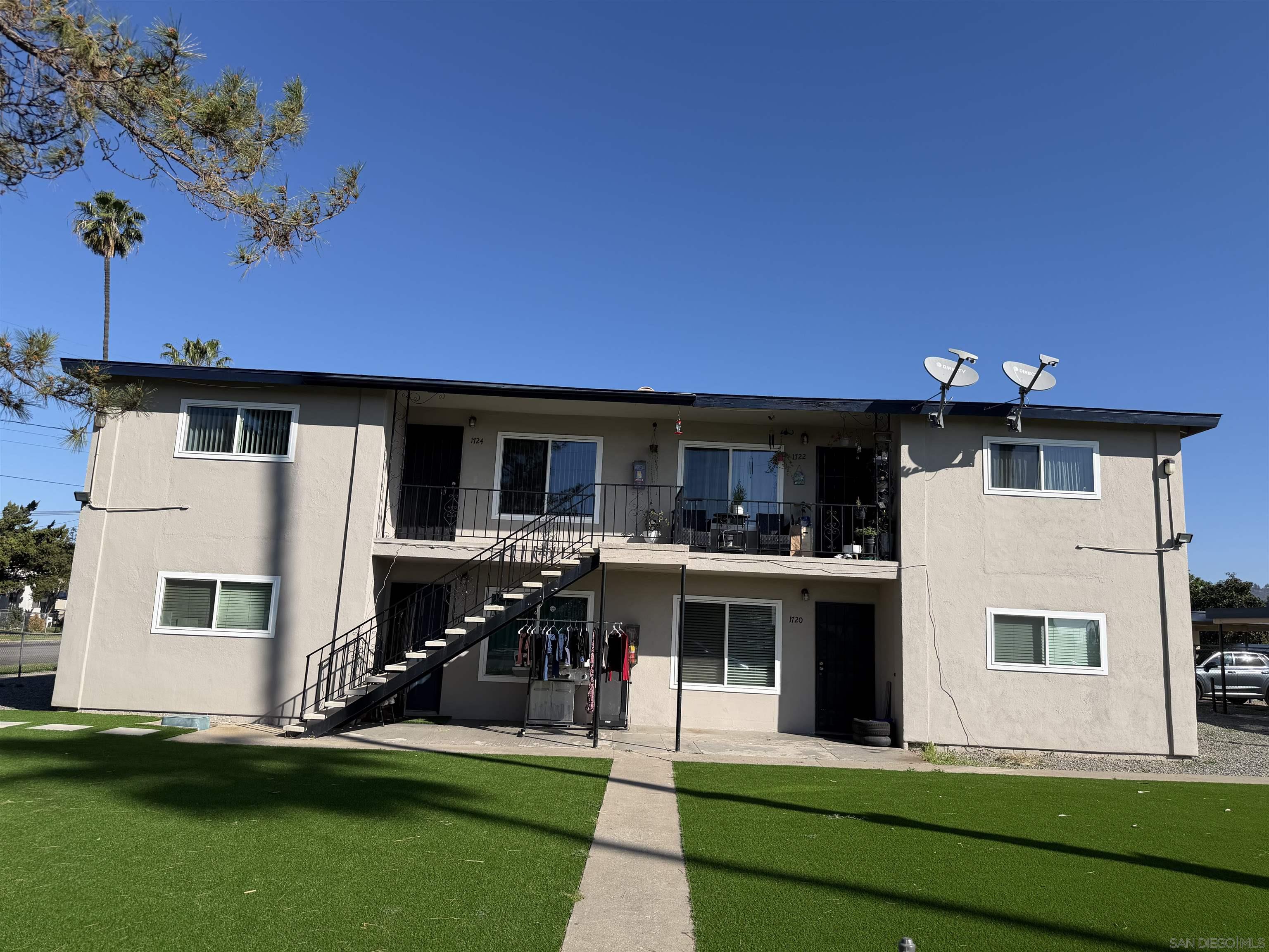 Detail Gallery Image 3 of 29 For 1718-24  Crofton Ln, Escondido,  CA 92027 - – Beds | – Baths