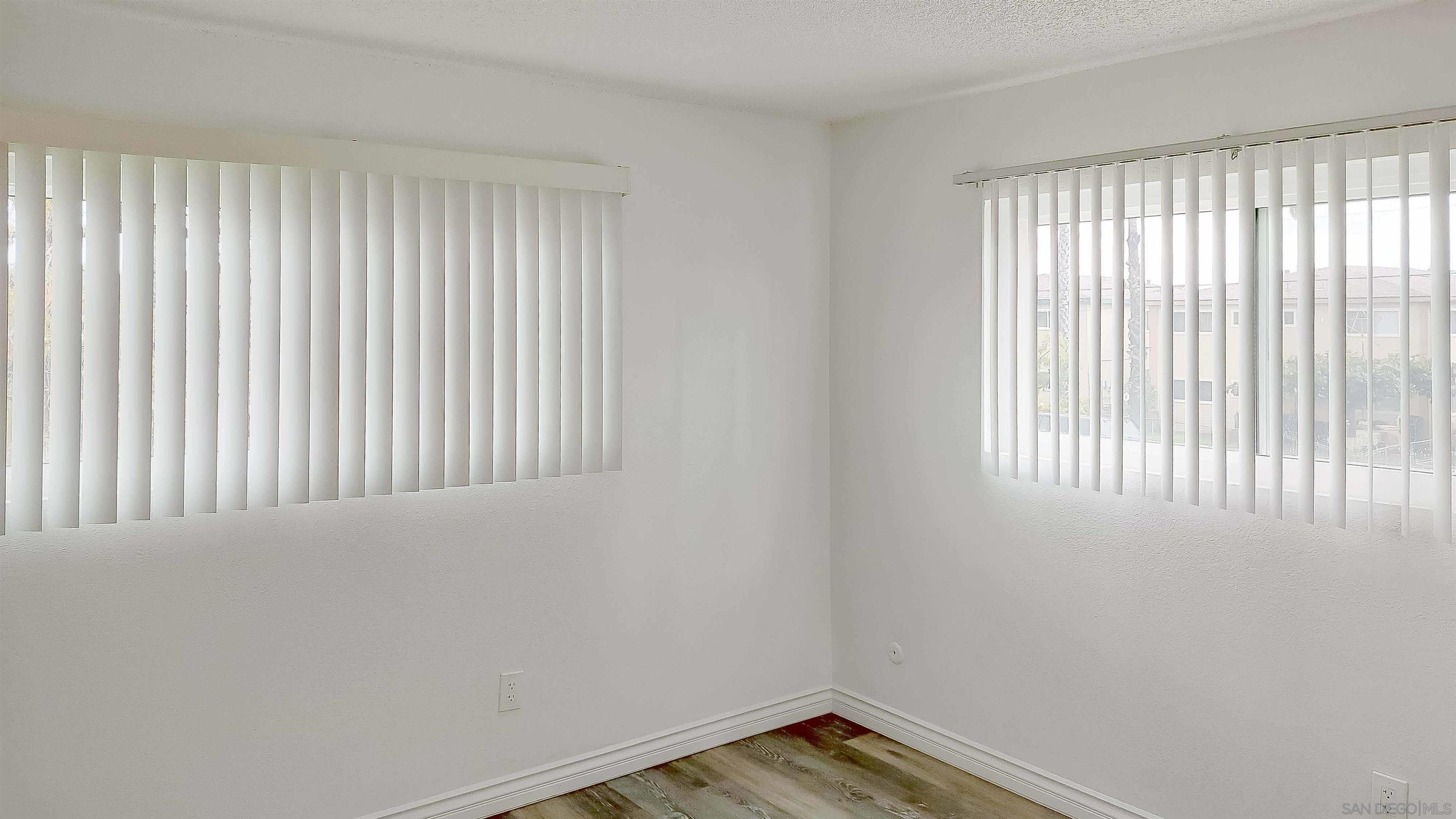 Detail Gallery Image 23 of 29 For 1718-24  Crofton Ln, Escondido,  CA 92027 - – Beds | – Baths