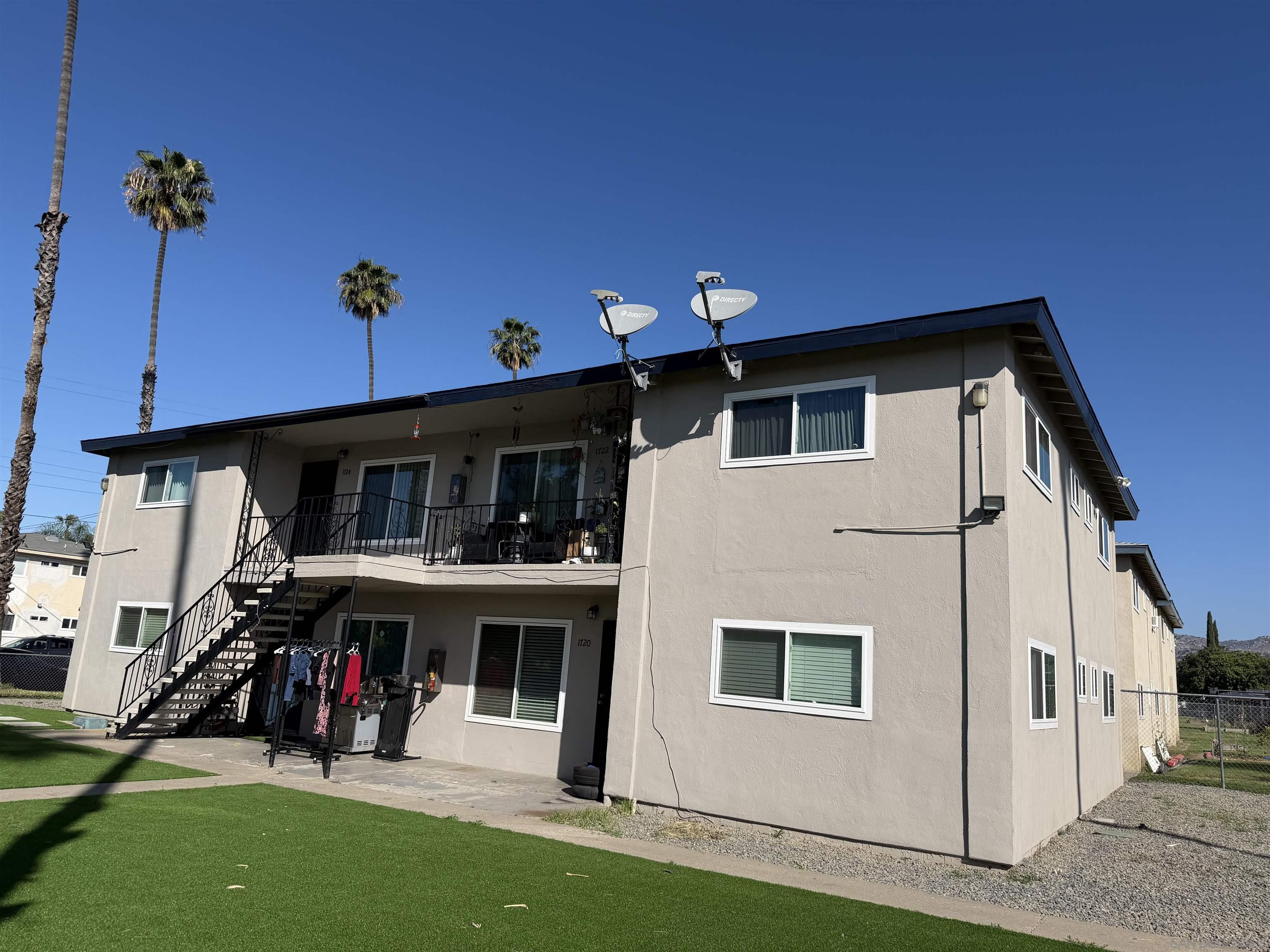 Detail Gallery Image 4 of 29 For 1718-24  Crofton Ln, Escondido,  CA 92027 - – Beds | – Baths