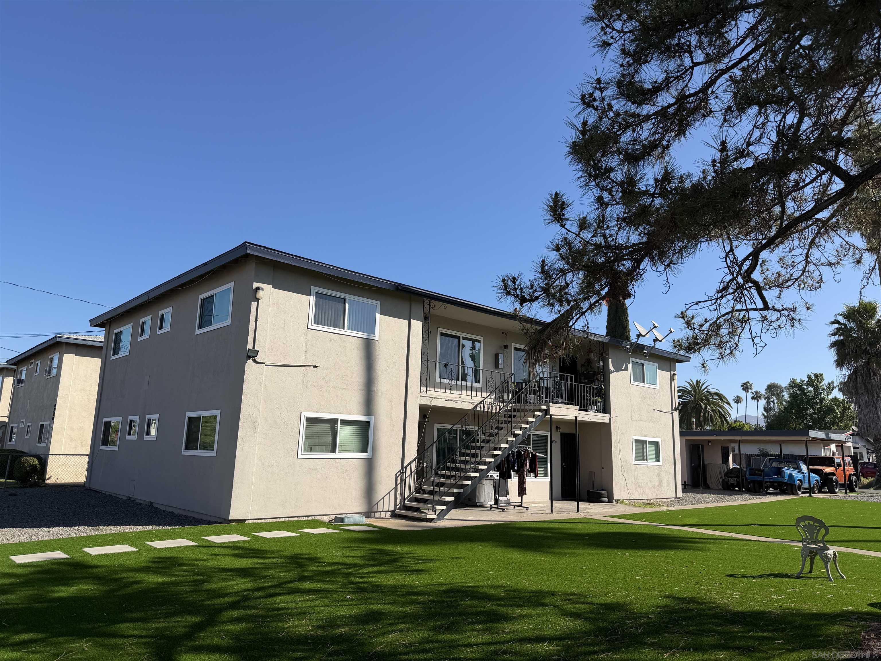 Detail Gallery Image 5 of 29 For 1718-24  Crofton Ln, Escondido,  CA 92027 - – Beds | – Baths