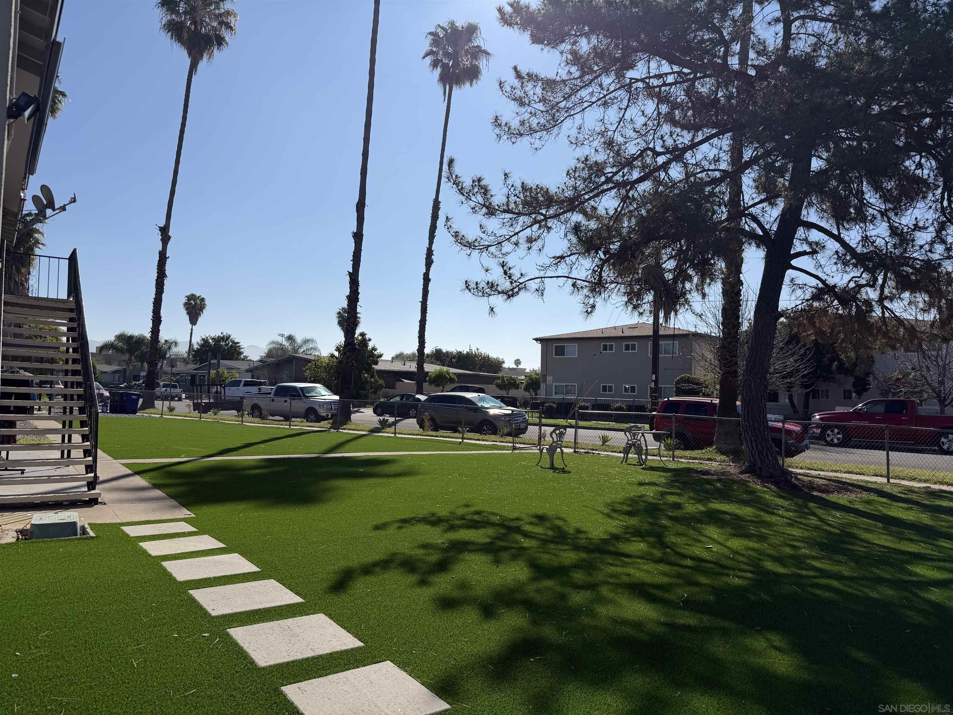 Detail Gallery Image 7 of 29 For 1718-24  Crofton Ln, Escondido,  CA 92027 - – Beds | – Baths