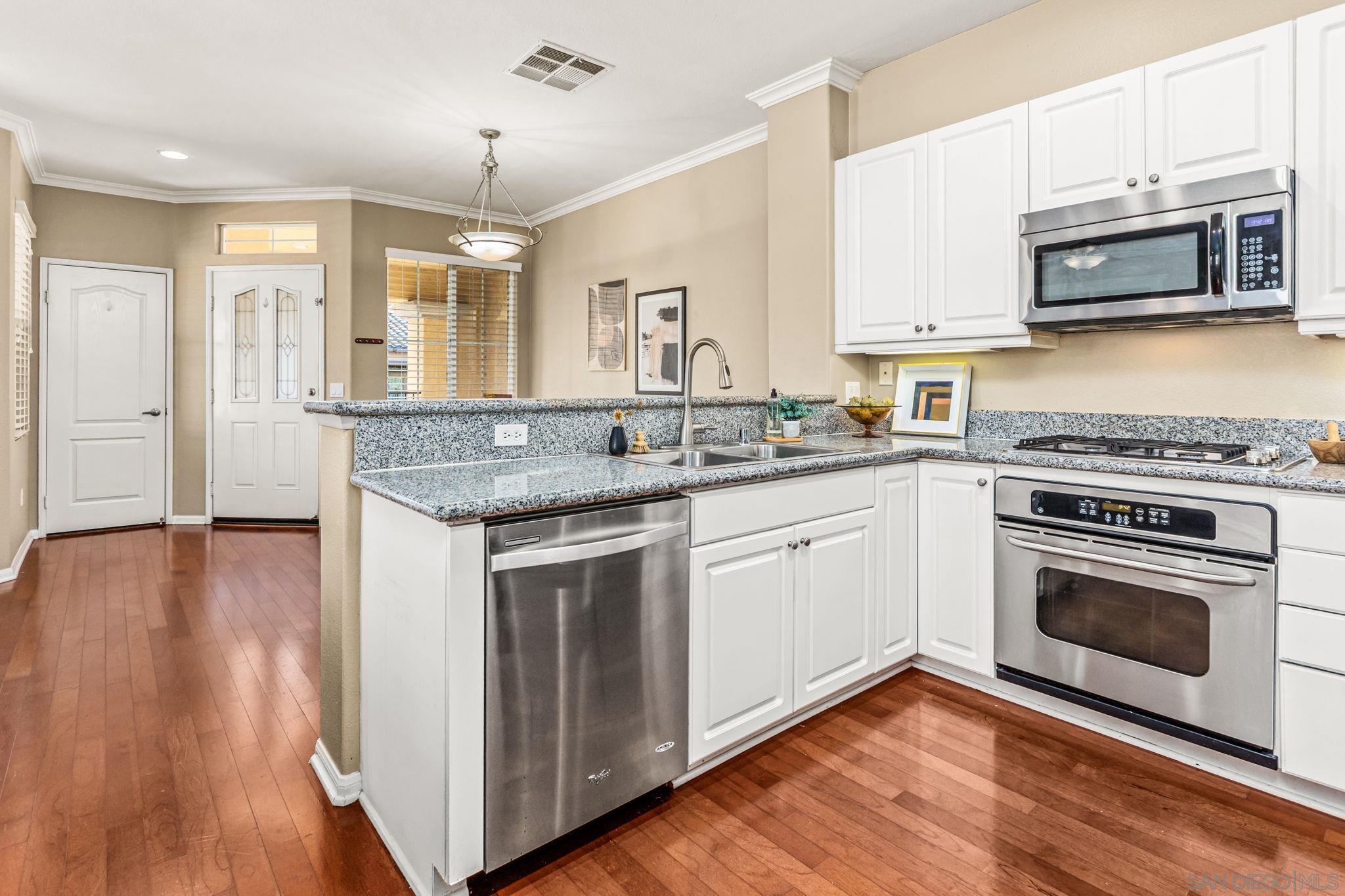 Detail Gallery Image 9 of 36 For Serafina,  San Diego,  CA 92128 - 2 Beds | 2 Baths