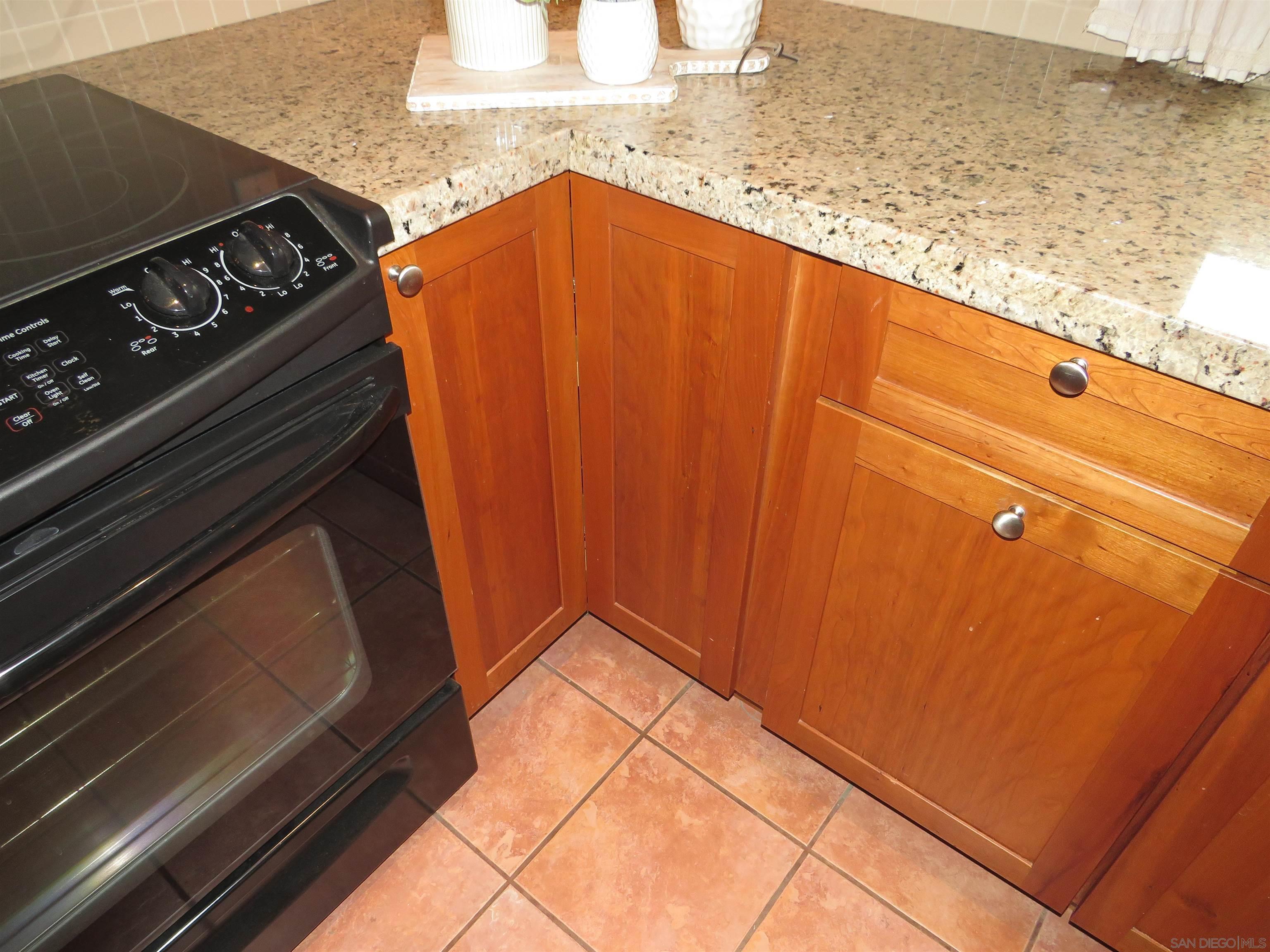 Detail Gallery Image 6 of 57 For 17461  Plaza Otonal, San Diego,  CA 92128 - 3 Beds | 2 Baths