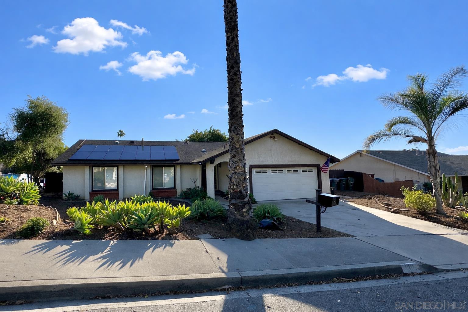 Detail Gallery Image 2 of 41 For 1011  Chestnut, Escondido,  CA 92025 - 3 Beds | 2 Baths