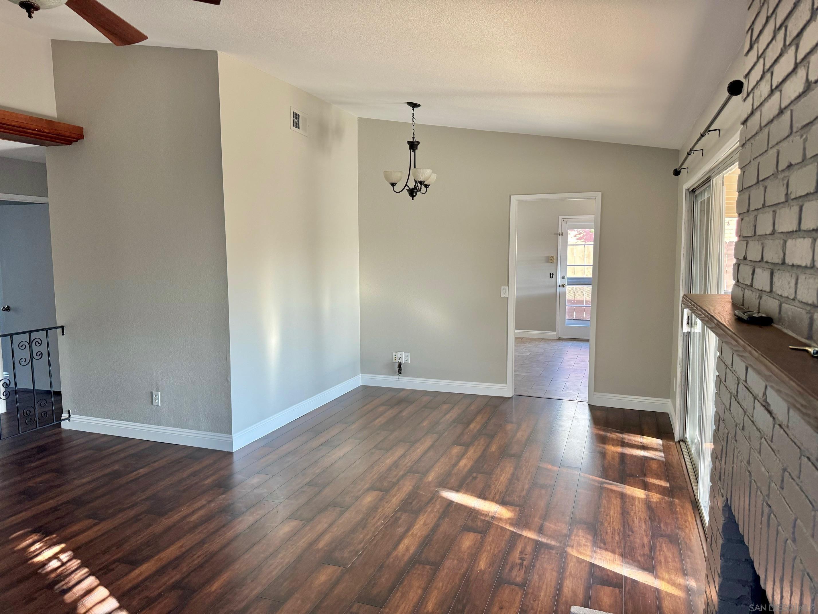 Detail Gallery Image 11 of 41 For 1011  Chestnut, Escondido,  CA 92025 - 3 Beds | 2 Baths