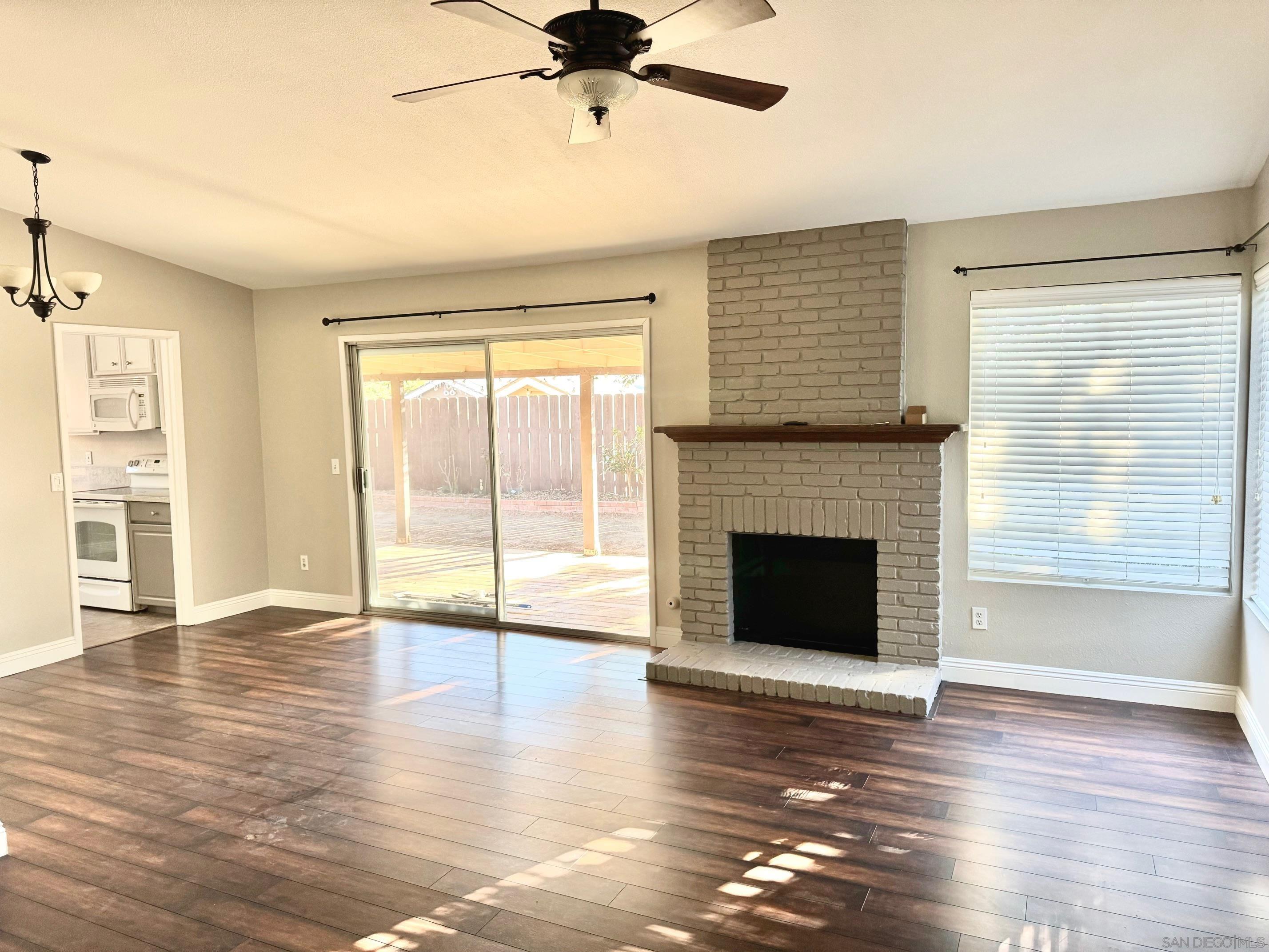 Detail Gallery Image 12 of 41 For 1011  Chestnut, Escondido,  CA 92025 - 3 Beds | 2 Baths