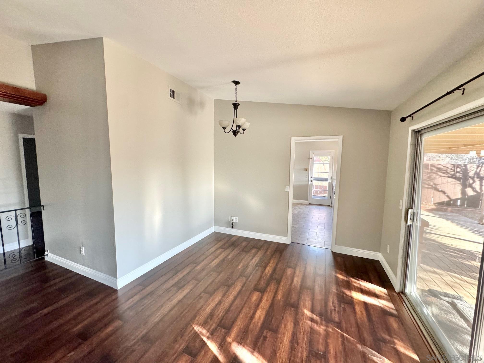 Detail Gallery Image 23 of 41 For 1011  Chestnut, Escondido,  CA 92025 - 3 Beds | 2 Baths