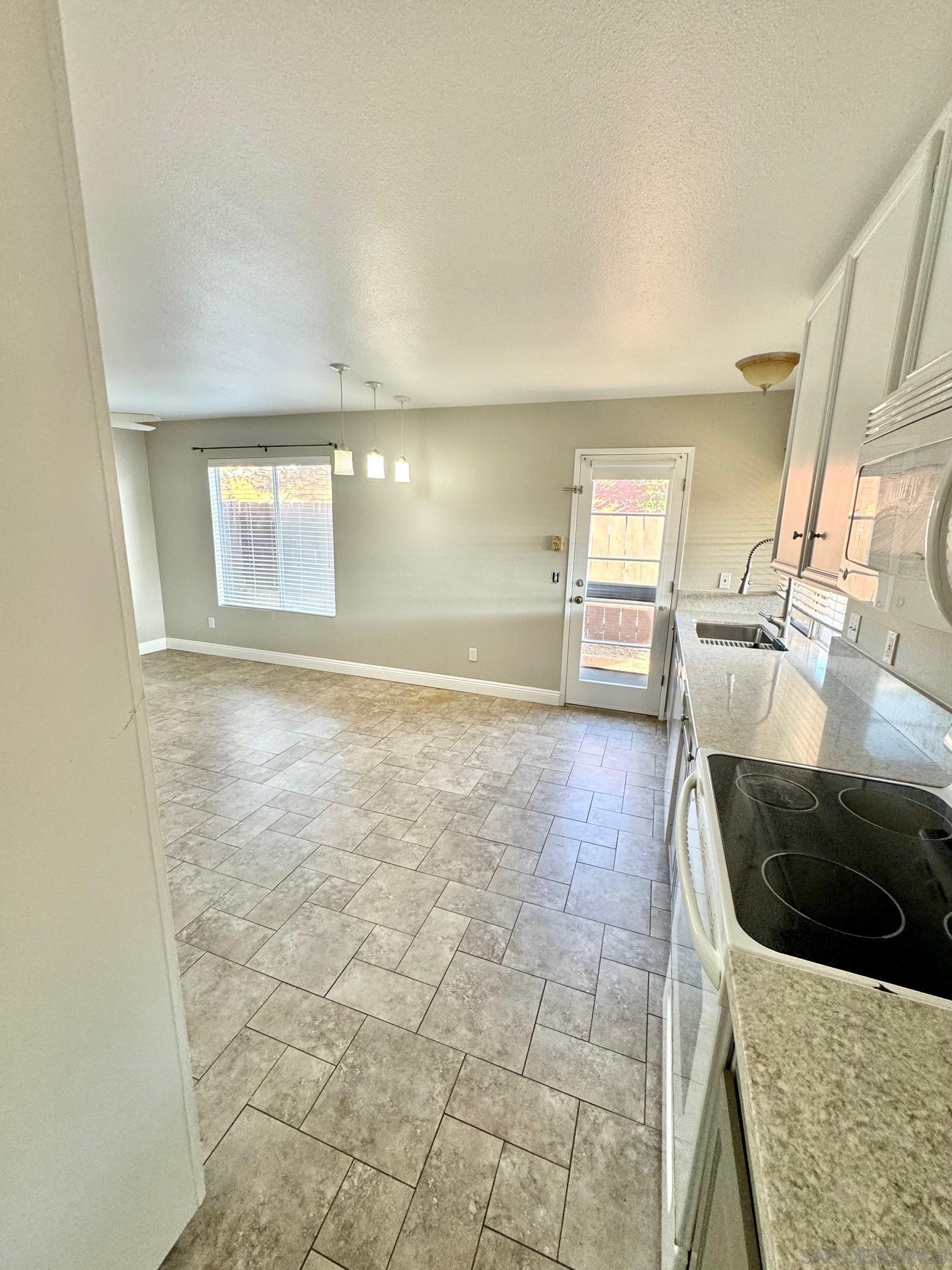 Detail Gallery Image 24 of 41 For 1011  Chestnut, Escondido,  CA 92025 - 3 Beds | 2 Baths