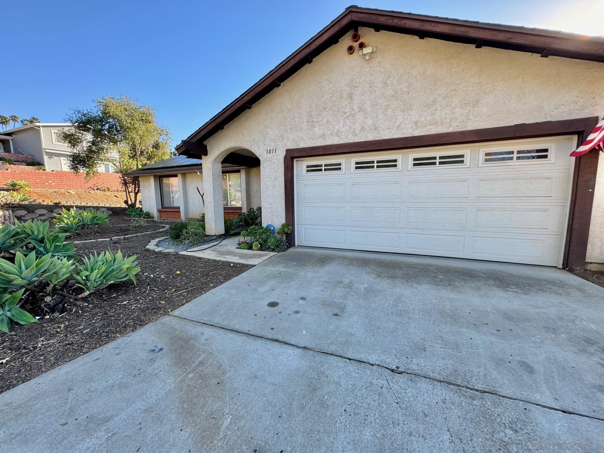 Detail Gallery Image 4 of 41 For 1011  Chestnut, Escondido,  CA 92025 - 3 Beds | 2 Baths