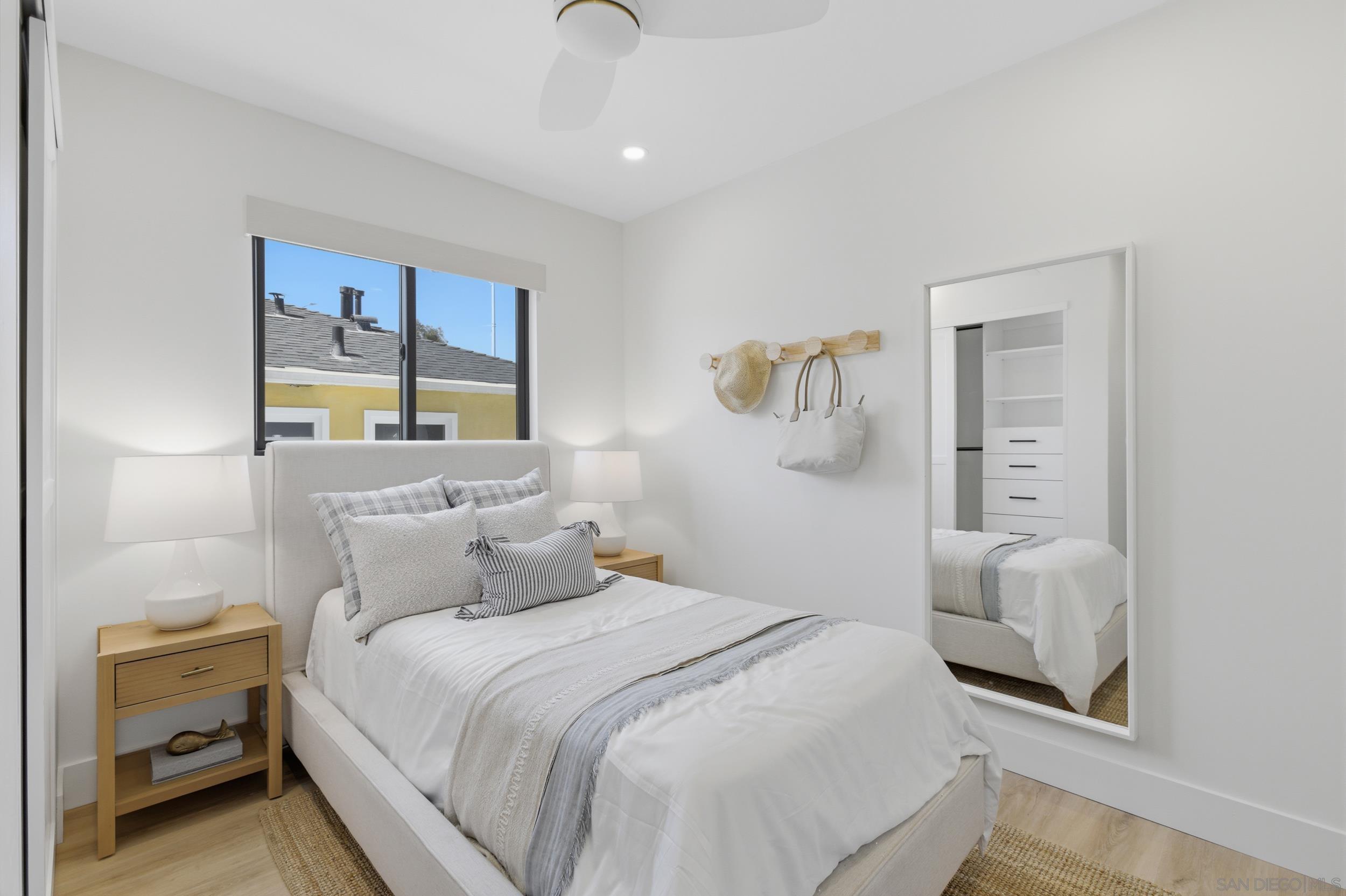 Detail Gallery Image 13 of 51 For 811-13  Balboa Ct, San Diego,  CA 92109 - – Beds | – Baths