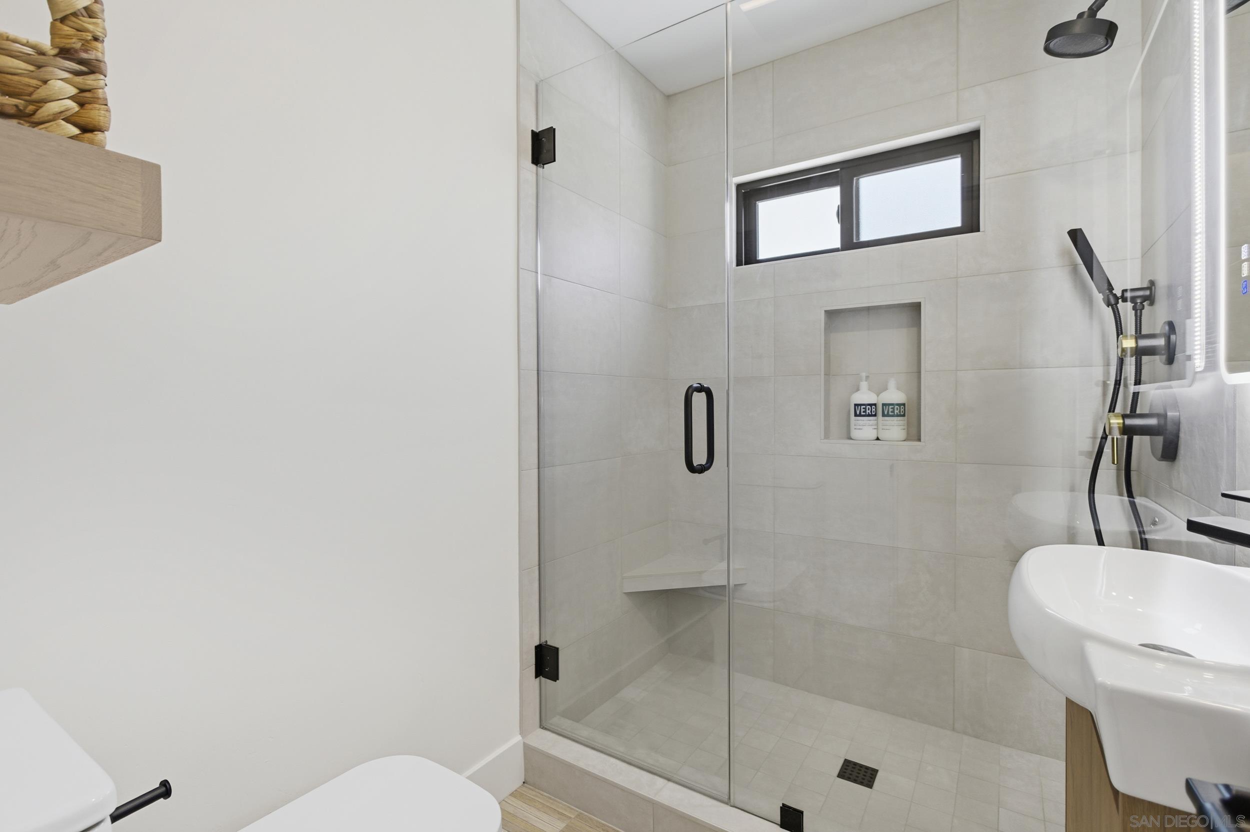 Detail Gallery Image 16 of 51 For 811-13  Balboa Ct, San Diego,  CA 92109 - – Beds | – Baths