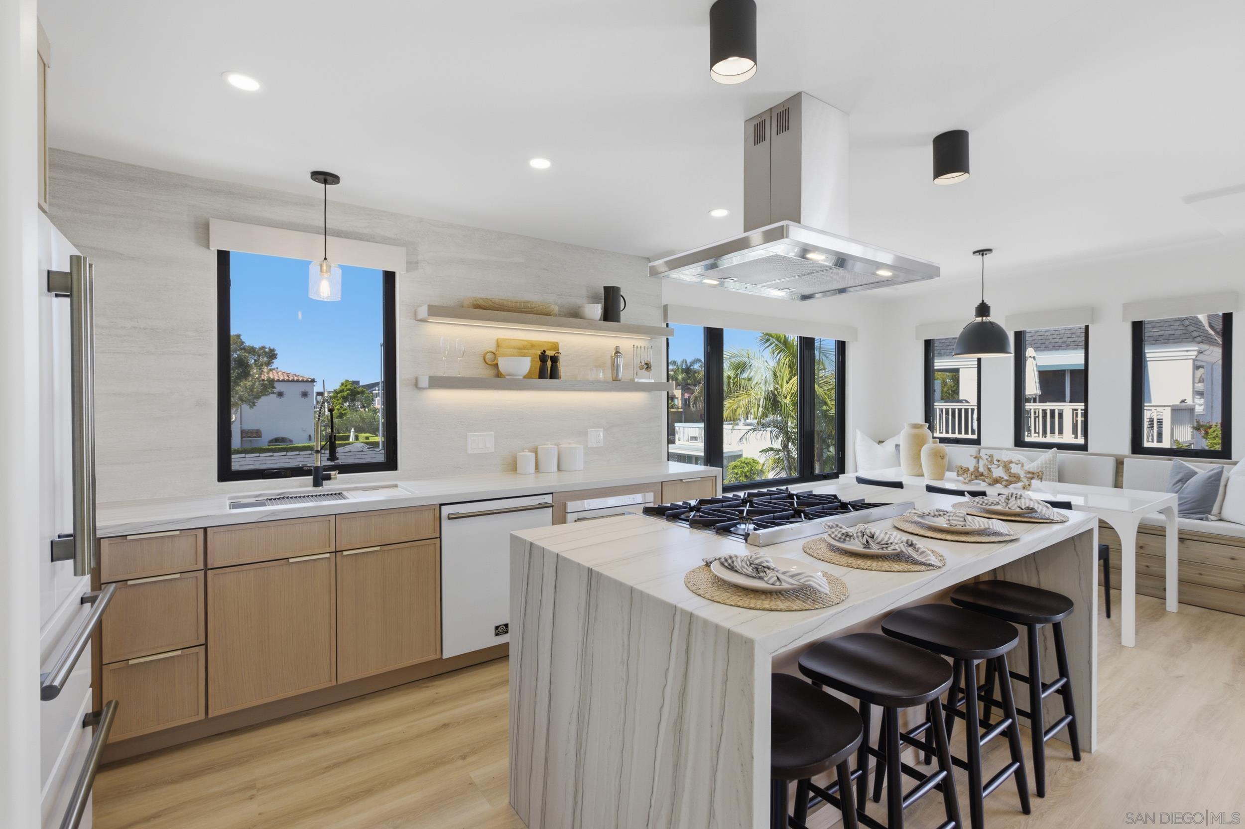 Detail Gallery Image 21 of 51 For 811-13  Balboa Ct, San Diego,  CA 92109 - – Beds | – Baths