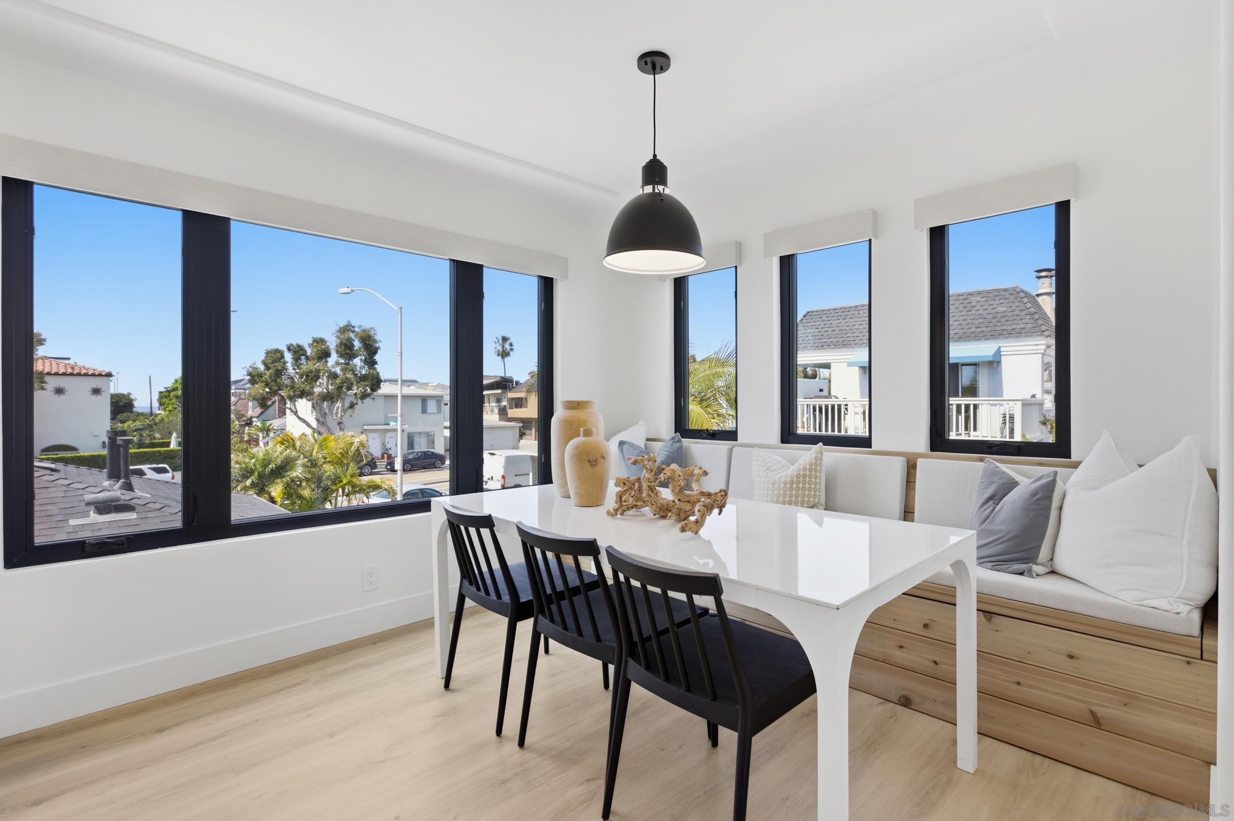 Detail Gallery Image 25 of 51 For 811-13  Balboa Ct, San Diego,  CA 92109 - – Beds | – Baths