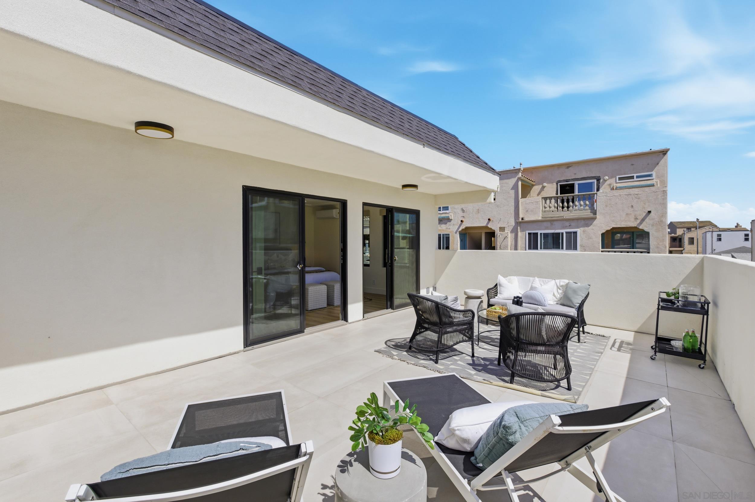 Detail Gallery Image 30 of 51 For 811-13  Balboa Ct, San Diego,  CA 92109 - – Beds | – Baths