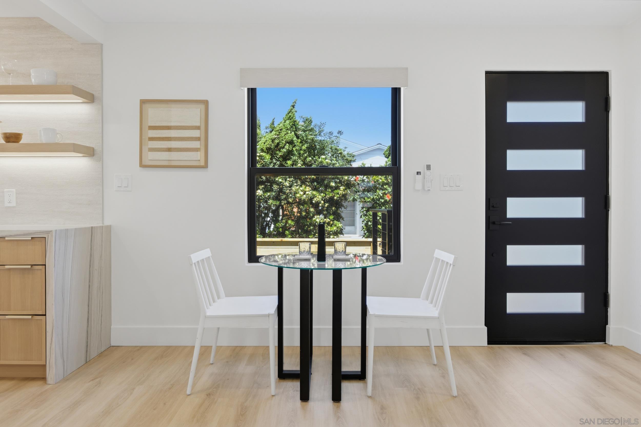 Detail Gallery Image 4 of 51 For 811-13  Balboa Ct, San Diego,  CA 92109 - – Beds | – Baths