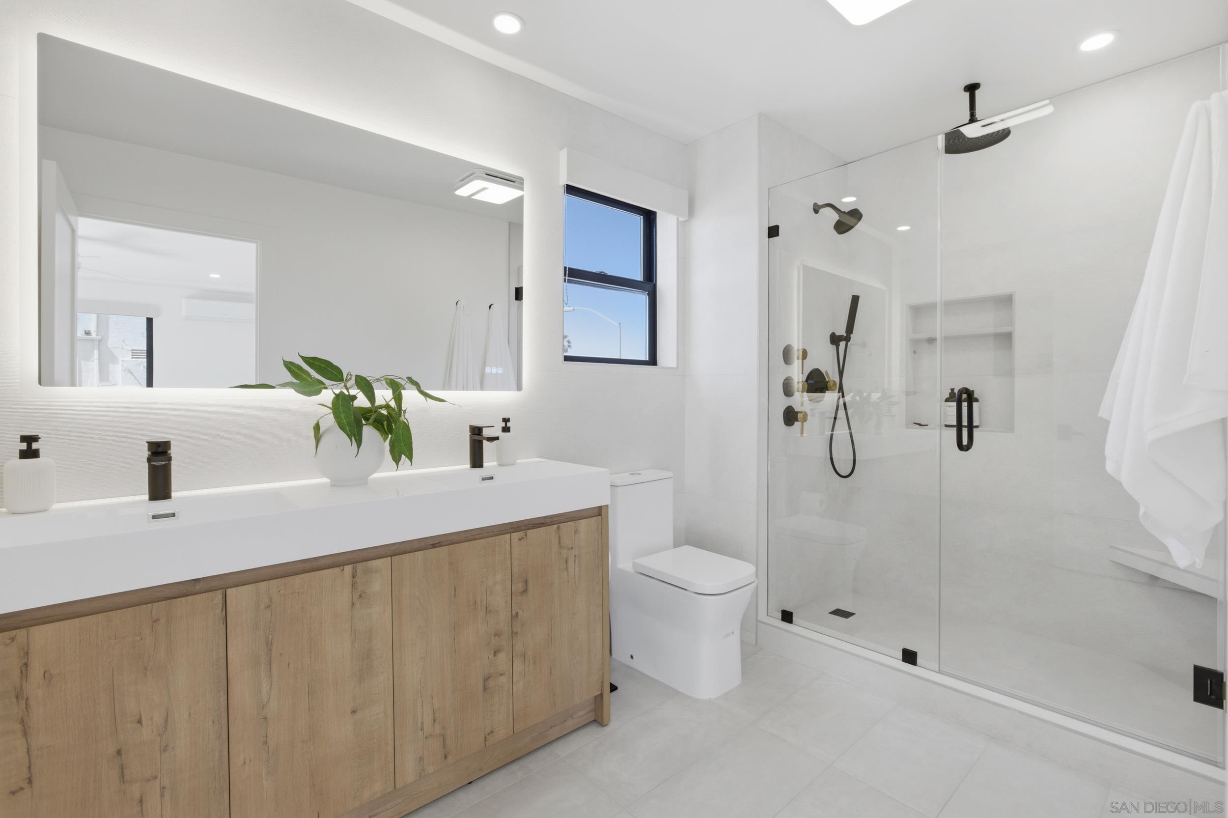 Detail Gallery Image 32 of 51 For 811-13  Balboa Ct, San Diego,  CA 92109 - – Beds | – Baths