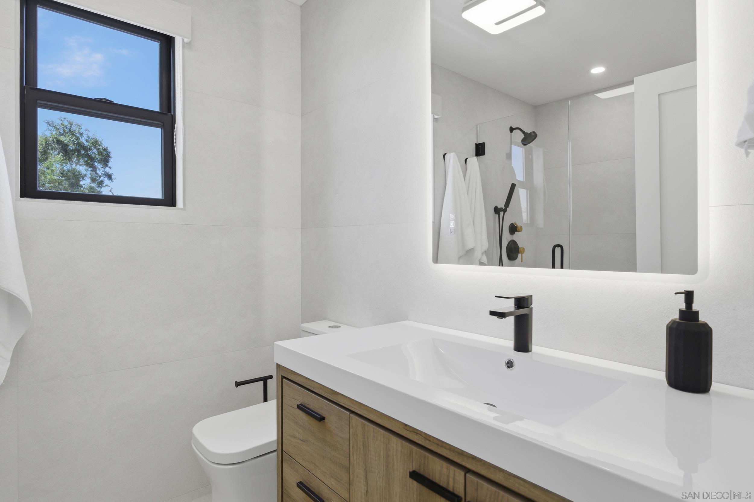 Detail Gallery Image 34 of 51 For 811-13  Balboa Ct, San Diego,  CA 92109 - – Beds | – Baths