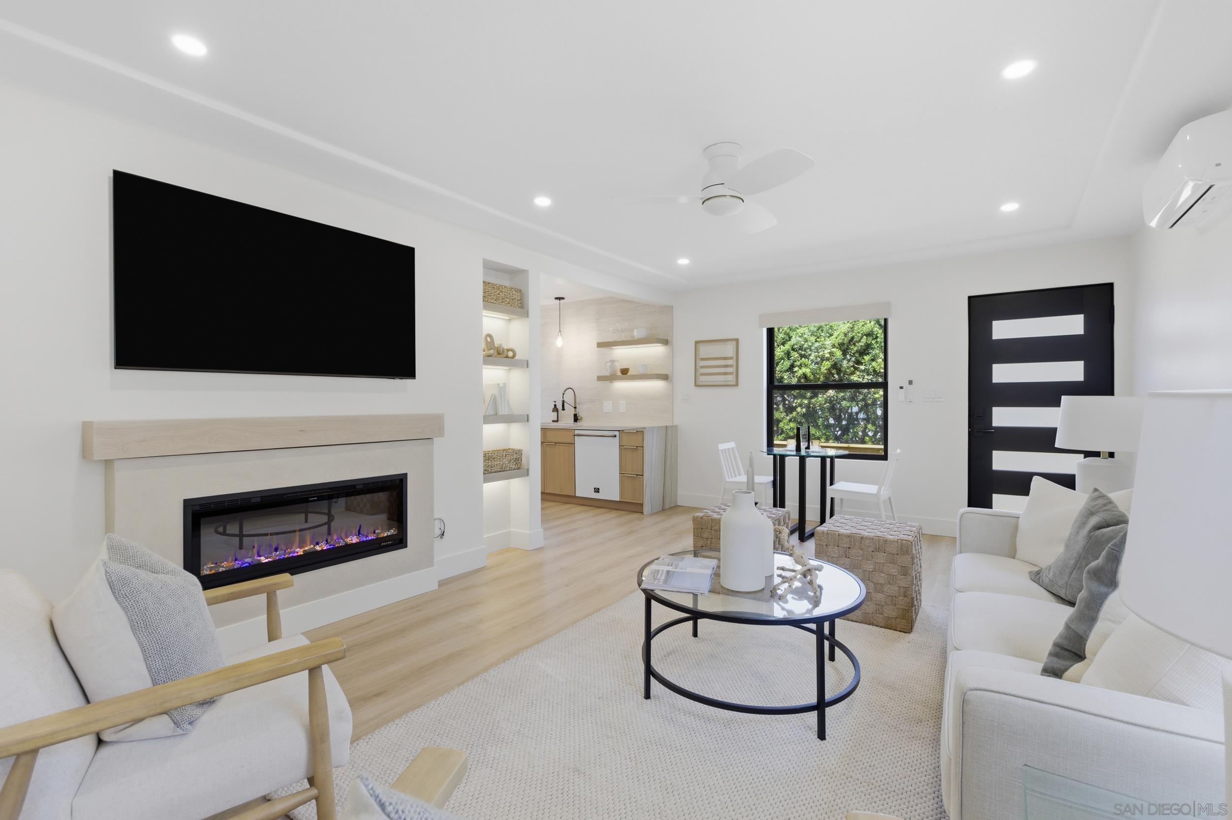 Detail Gallery Image 9 of 51 For 811-13  Balboa Ct, San Diego,  CA 92109 - – Beds | – Baths