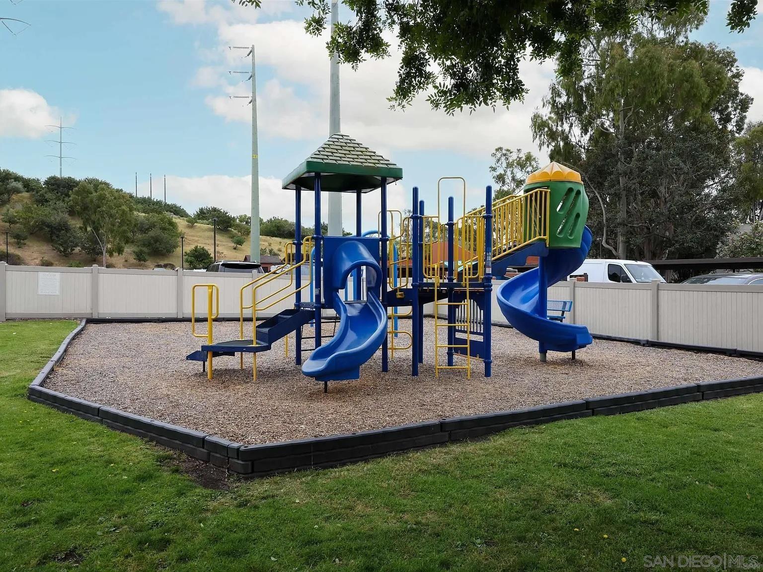 Detail Gallery Image 15 of 16 For 9929  Azuaga St  #F104,  San Diego,  CA 92129 - 2 Beds | 1 Baths