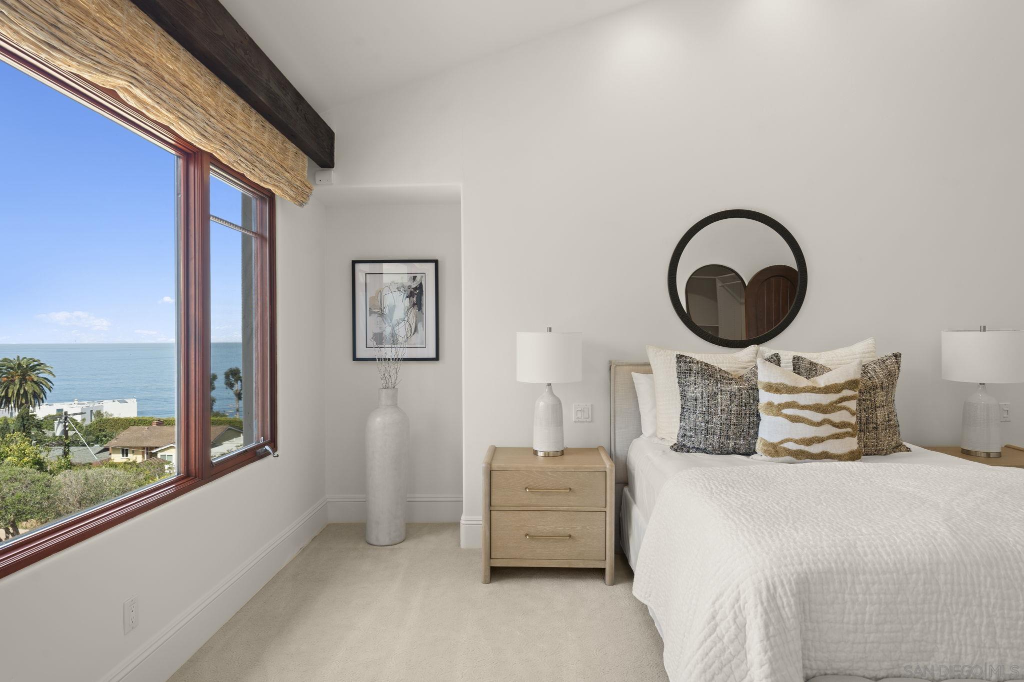 Detail Gallery Image 18 of 33 For 1745  Amalfi St, La Jolla,  CA 92037 - 4 Beds | 4/1 Baths