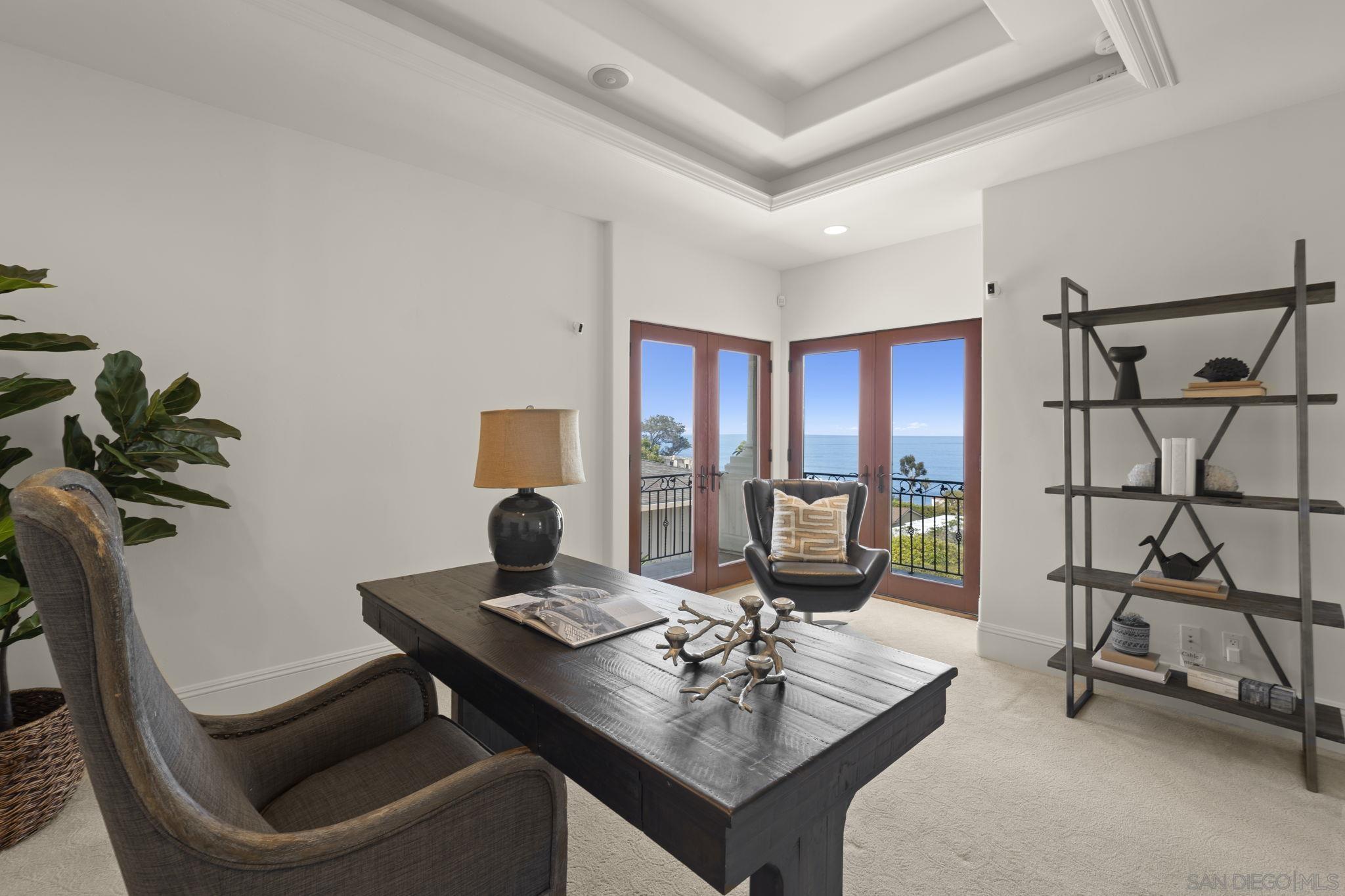 Detail Gallery Image 19 of 33 For 1745  Amalfi St, La Jolla,  CA 92037 - 4 Beds | 4/1 Baths