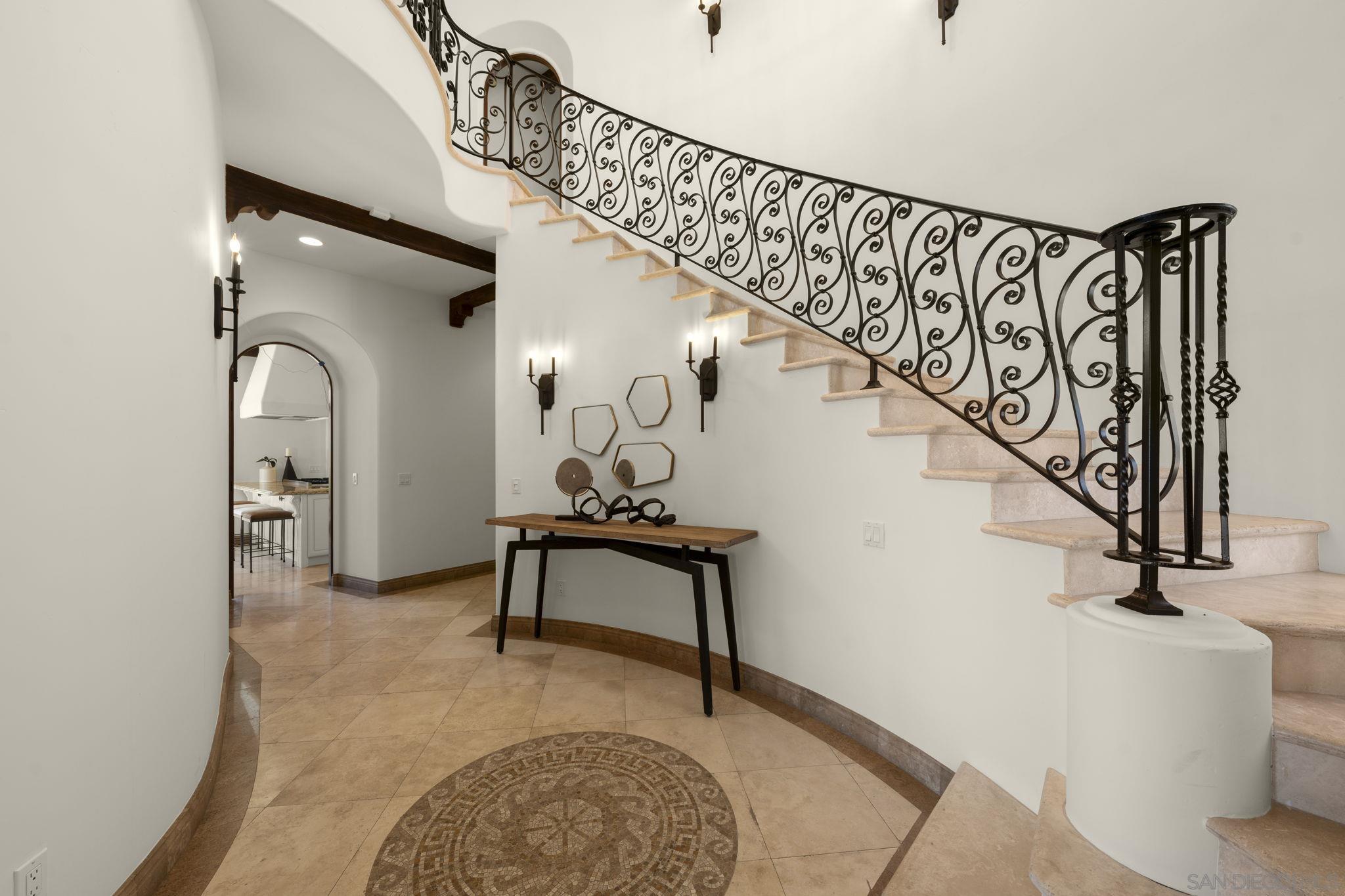 Detail Gallery Image 23 of 33 For 1745  Amalfi St, La Jolla,  CA 92037 - 4 Beds | 4/1 Baths