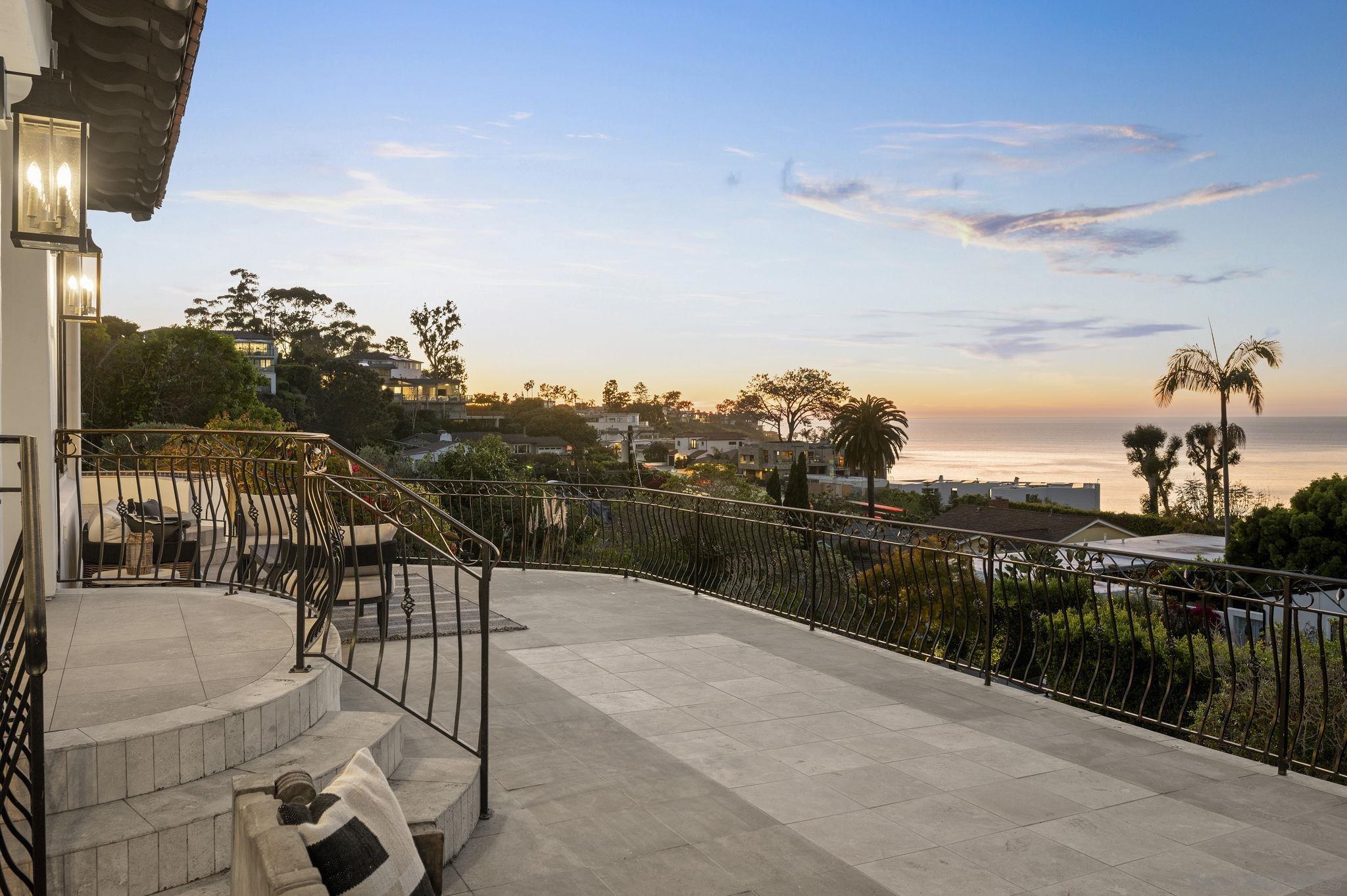 Detail Gallery Image 26 of 33 For 1745  Amalfi St, La Jolla,  CA 92037 - 4 Beds | 4/1 Baths