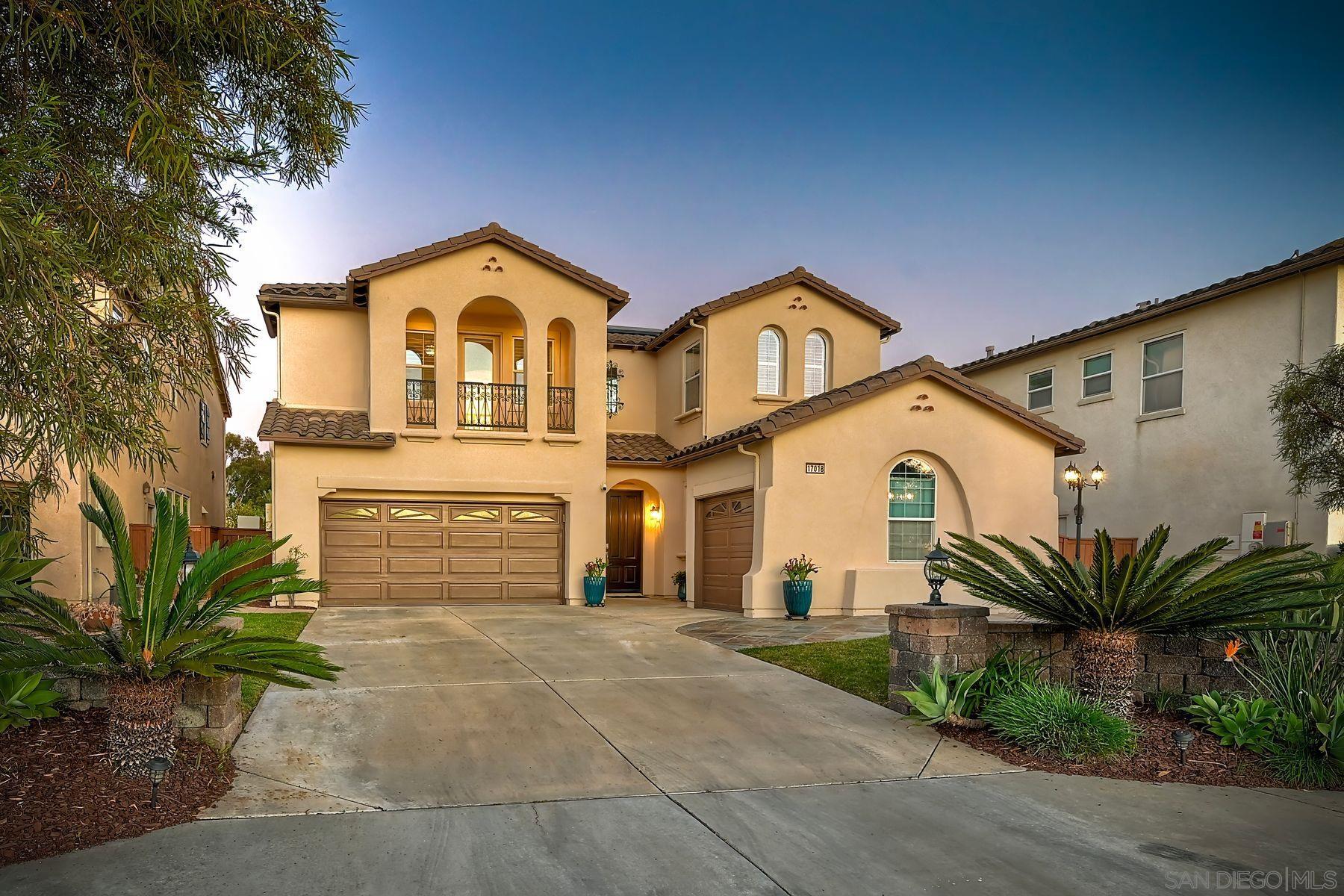 Detail Gallery Image 2 of 35 For 17018  Patina, San Diego,  CA 92127 - 4 Beds | 3/1 Baths