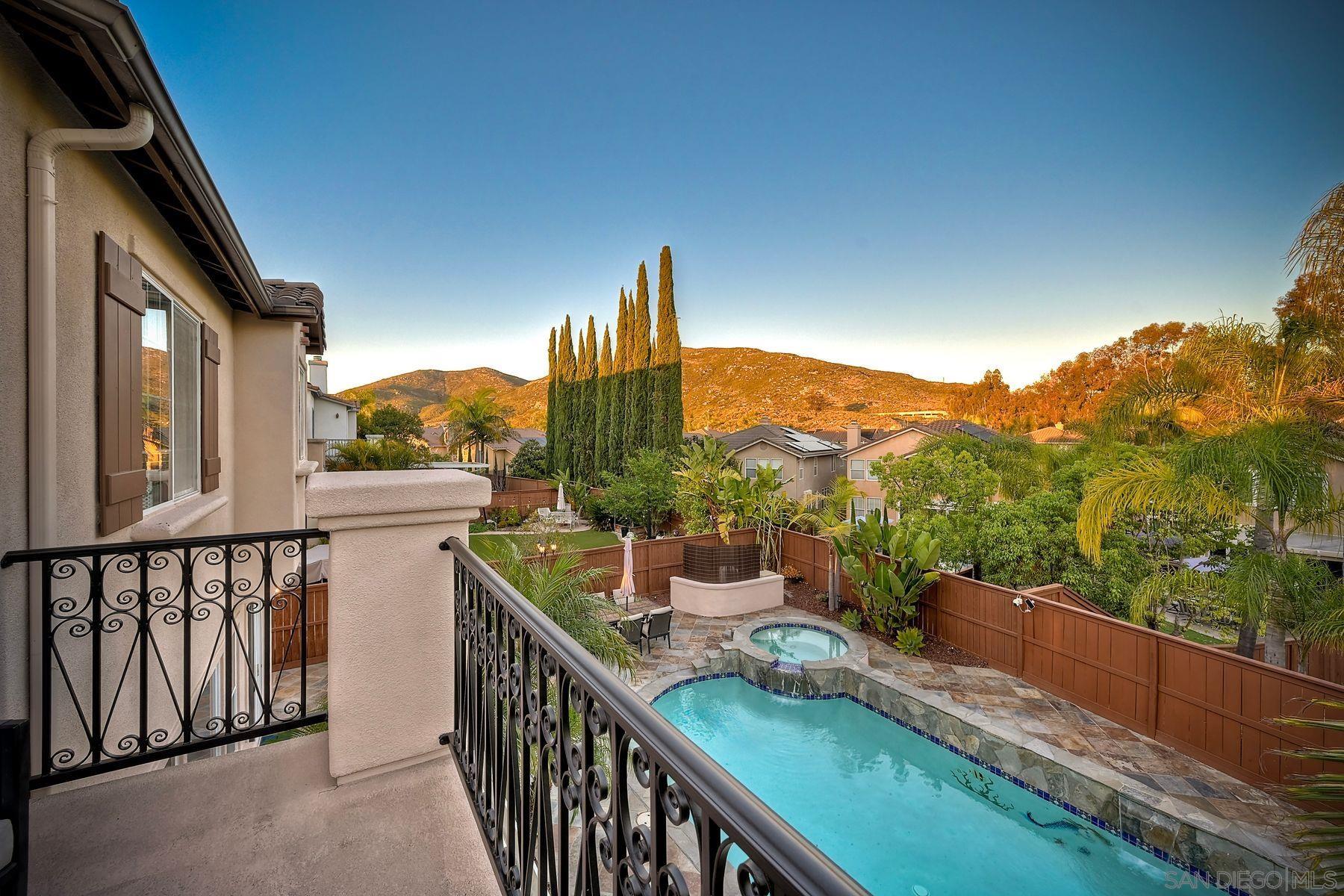 Detail Gallery Image 15 of 35 For 17018  Patina, San Diego,  CA 92127 - 4 Beds | 3/1 Baths