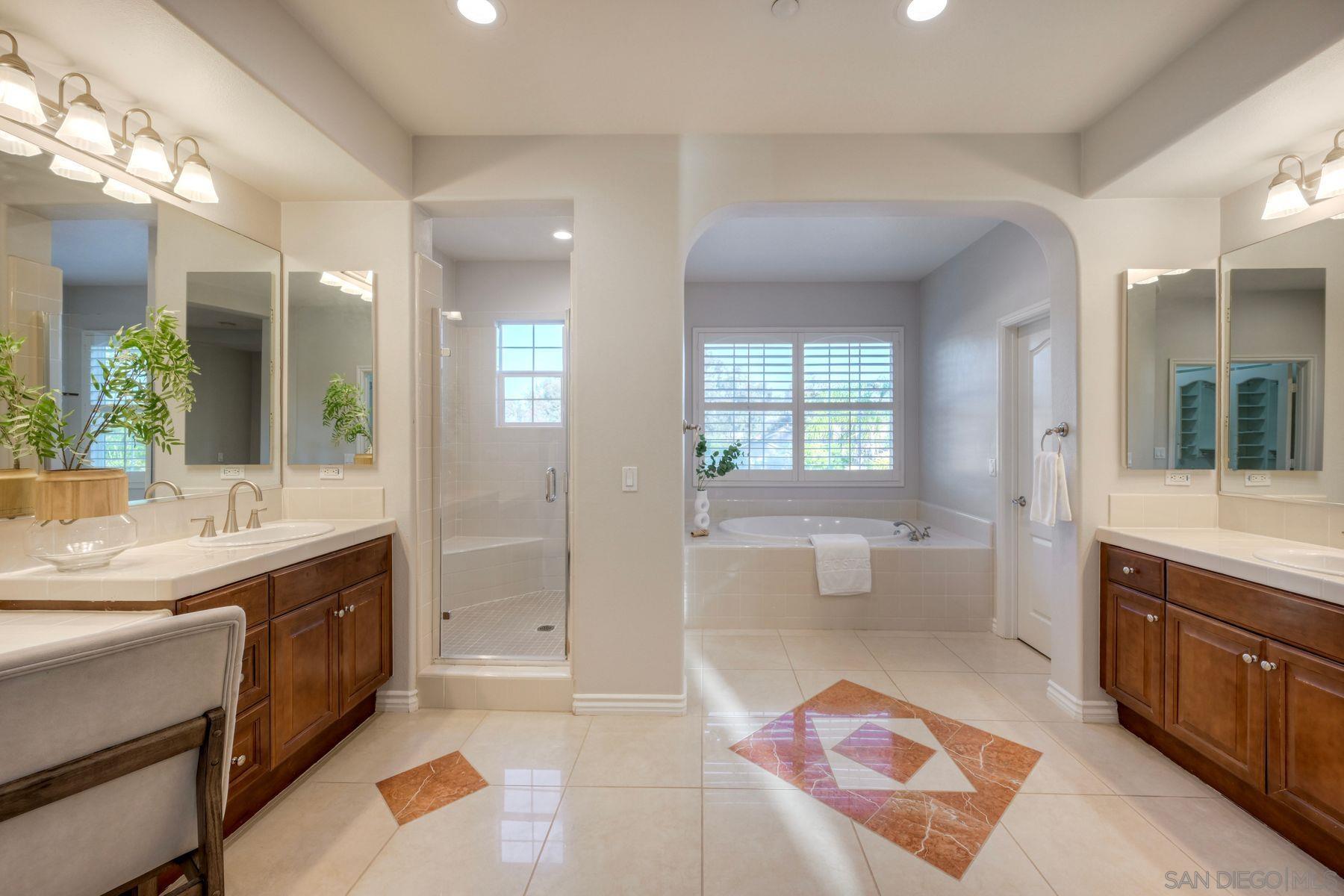 Detail Gallery Image 18 of 35 For 17018  Patina, San Diego,  CA 92127 - 4 Beds | 3/1 Baths