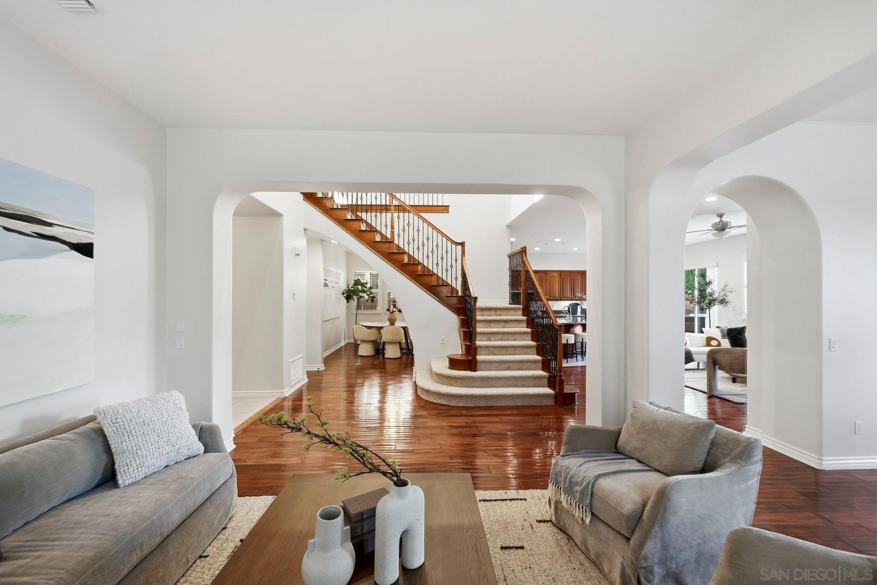 Detail Gallery Image 3 of 35 For 17018  Patina, San Diego,  CA 92127 - 4 Beds | 3/1 Baths