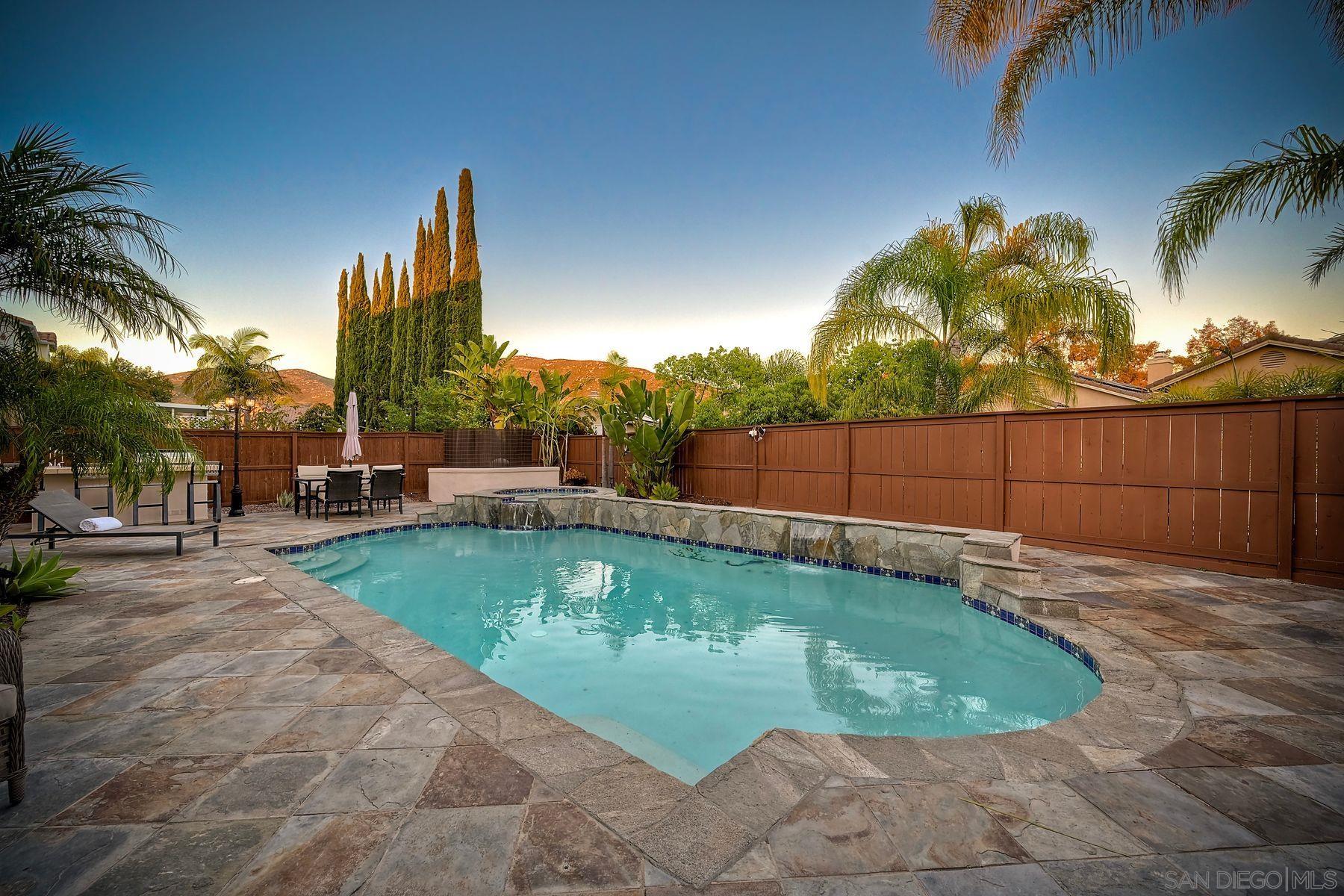 Detail Gallery Image 32 of 35 For 17018  Patina, San Diego,  CA 92127 - 4 Beds | 3/1 Baths