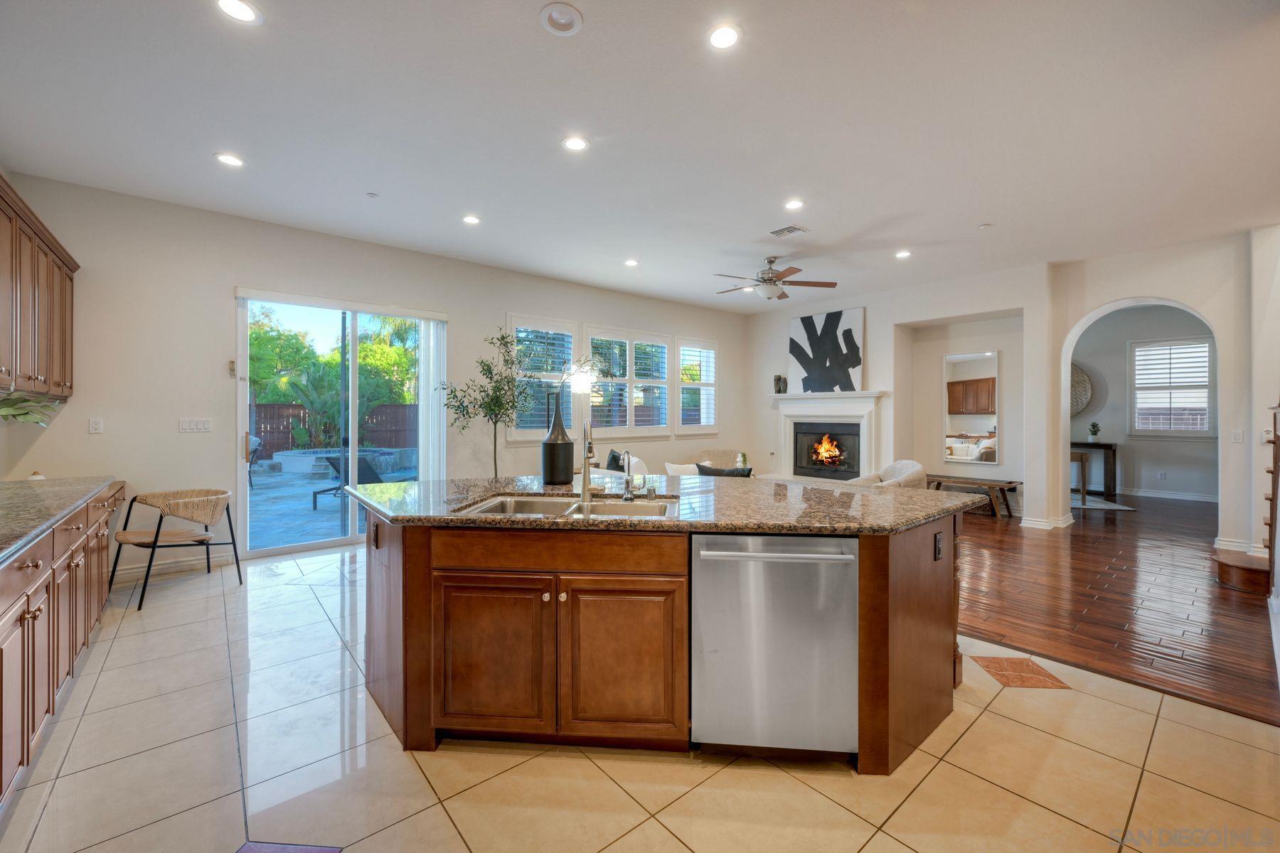 Detail Gallery Image 9 of 35 For 17018  Patina, San Diego,  CA 92127 - 4 Beds | 3/1 Baths