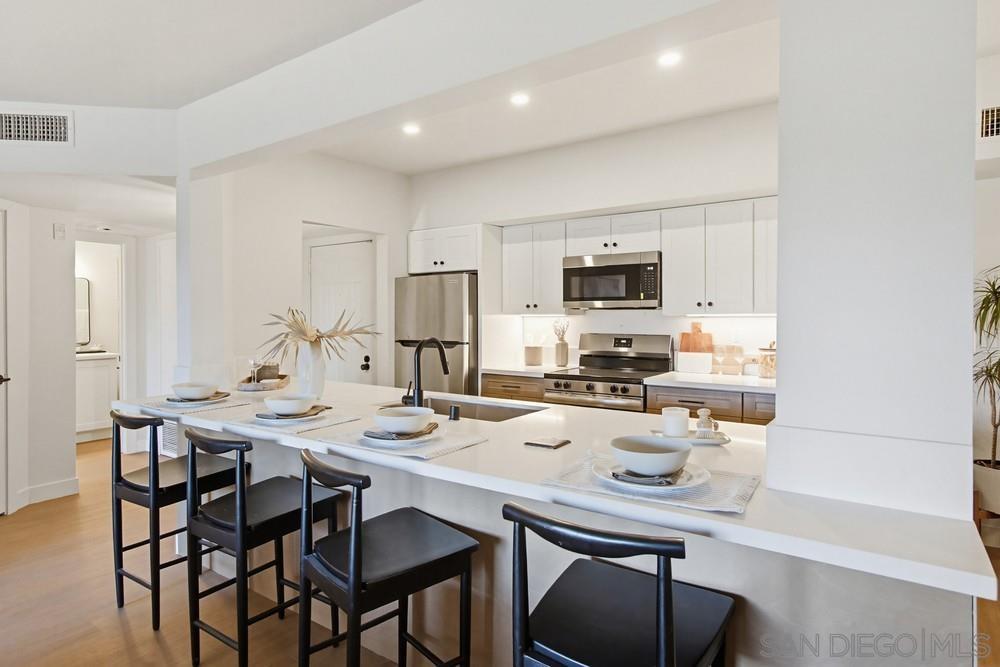 Detail Gallery Image 7 of 27 For 1020 E Washington Ave  #107,  Escondido,  CA 92025 - 2 Beds | 2 Baths