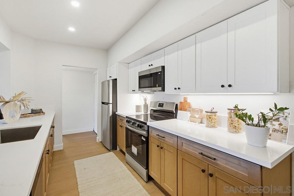 Detail Gallery Image 10 of 27 For 1020 E Washington Ave  #107,  Escondido,  CA 92025 - 2 Beds | 2 Baths