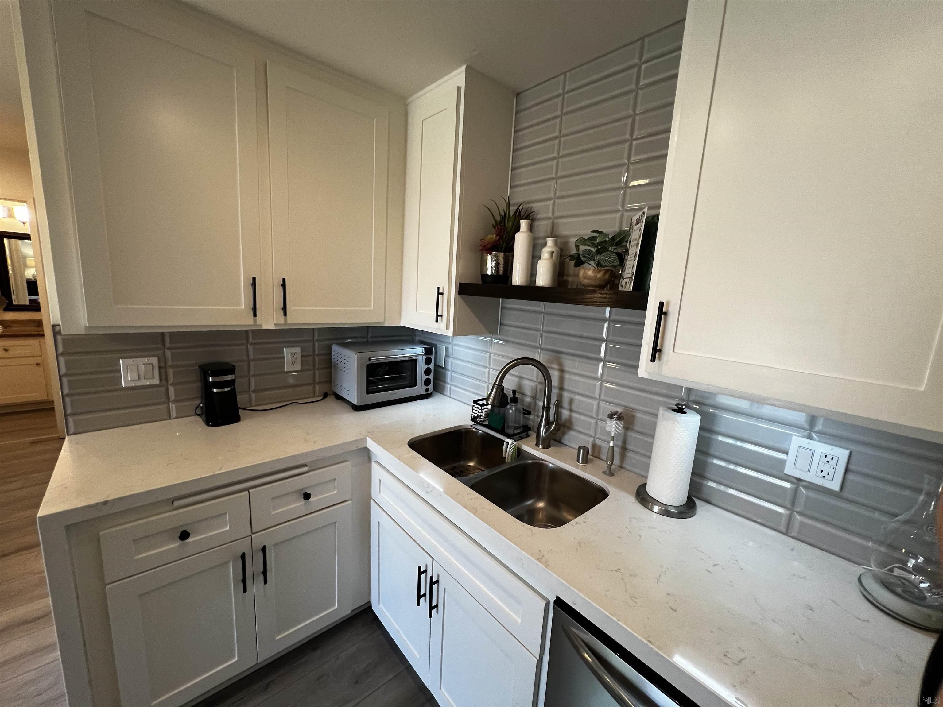 Detail Gallery Image 7 of 30 For 6350  Genesee Ave.  #316,  San Diego,  CA 92122 - 2 Beds | 2 Baths