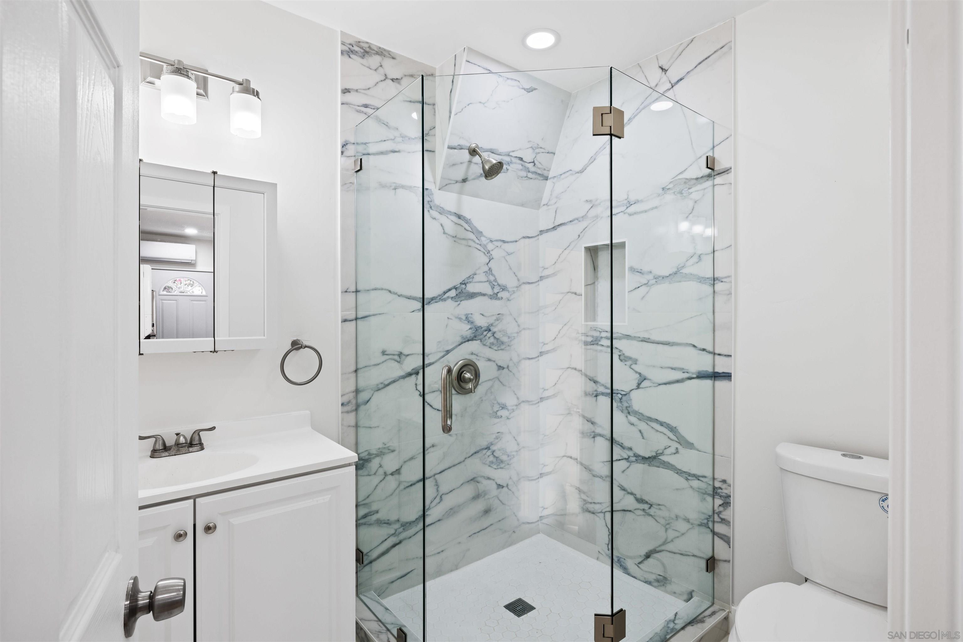 Detail Gallery Image 7 of 14 For 5280  Manhasset Dr, San Diego,  CA 92115 - – Beds | – Baths