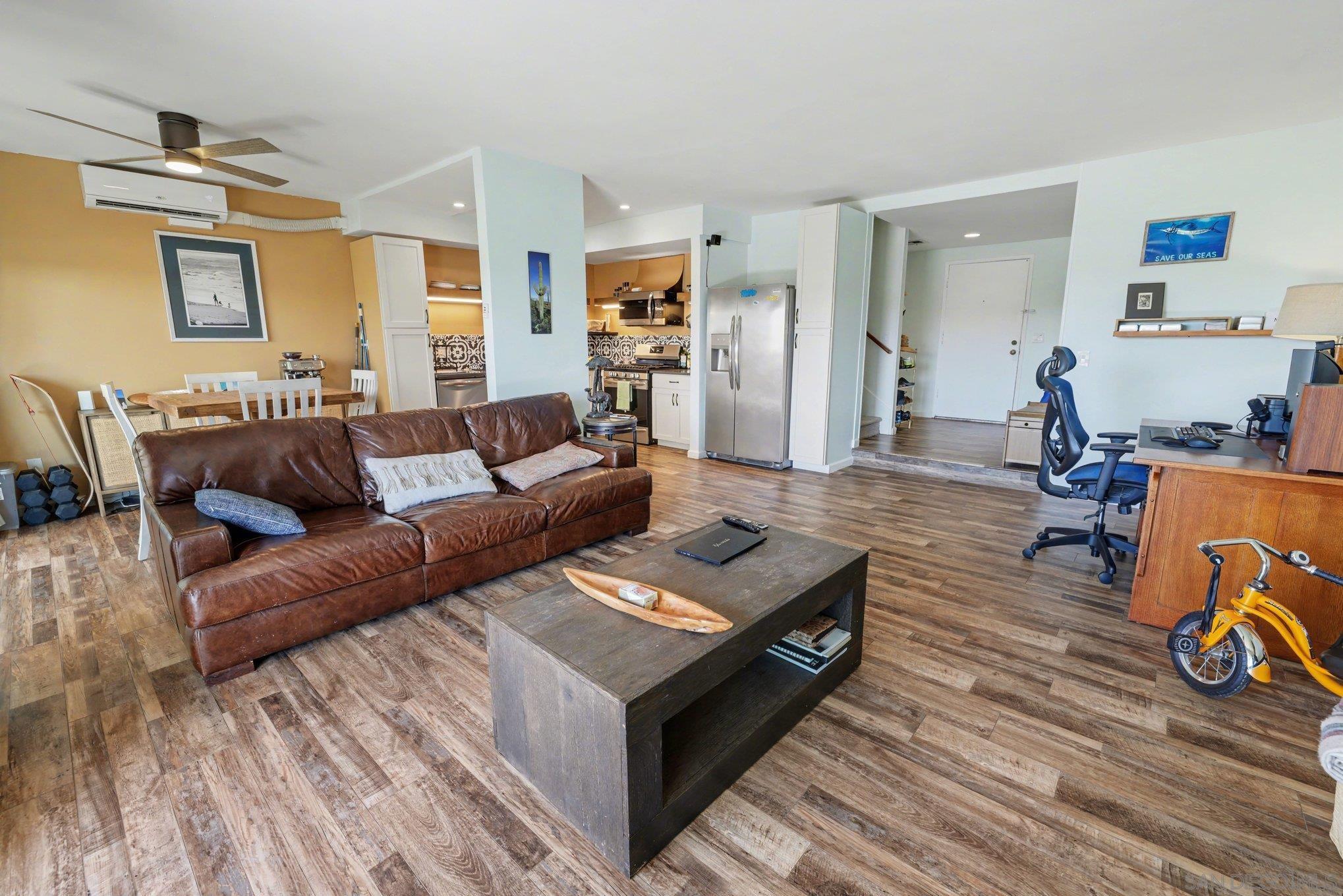 Detail Gallery Image 2 of 21 For 2345  Altisma  a,  Carlsbad,  CA 92009 - 2 Beds | 2/1 Baths