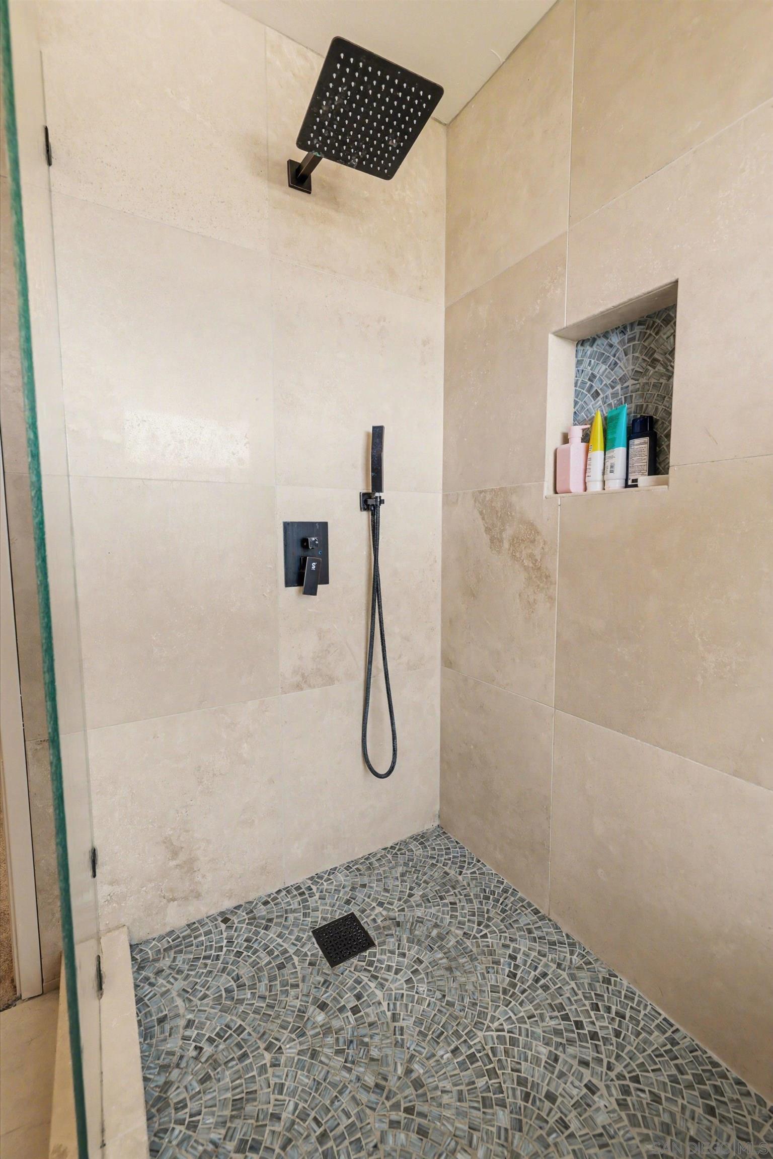 Detail Gallery Image 15 of 21 For 2345  Altisma  a,  Carlsbad,  CA 92009 - 2 Beds | 2/1 Baths