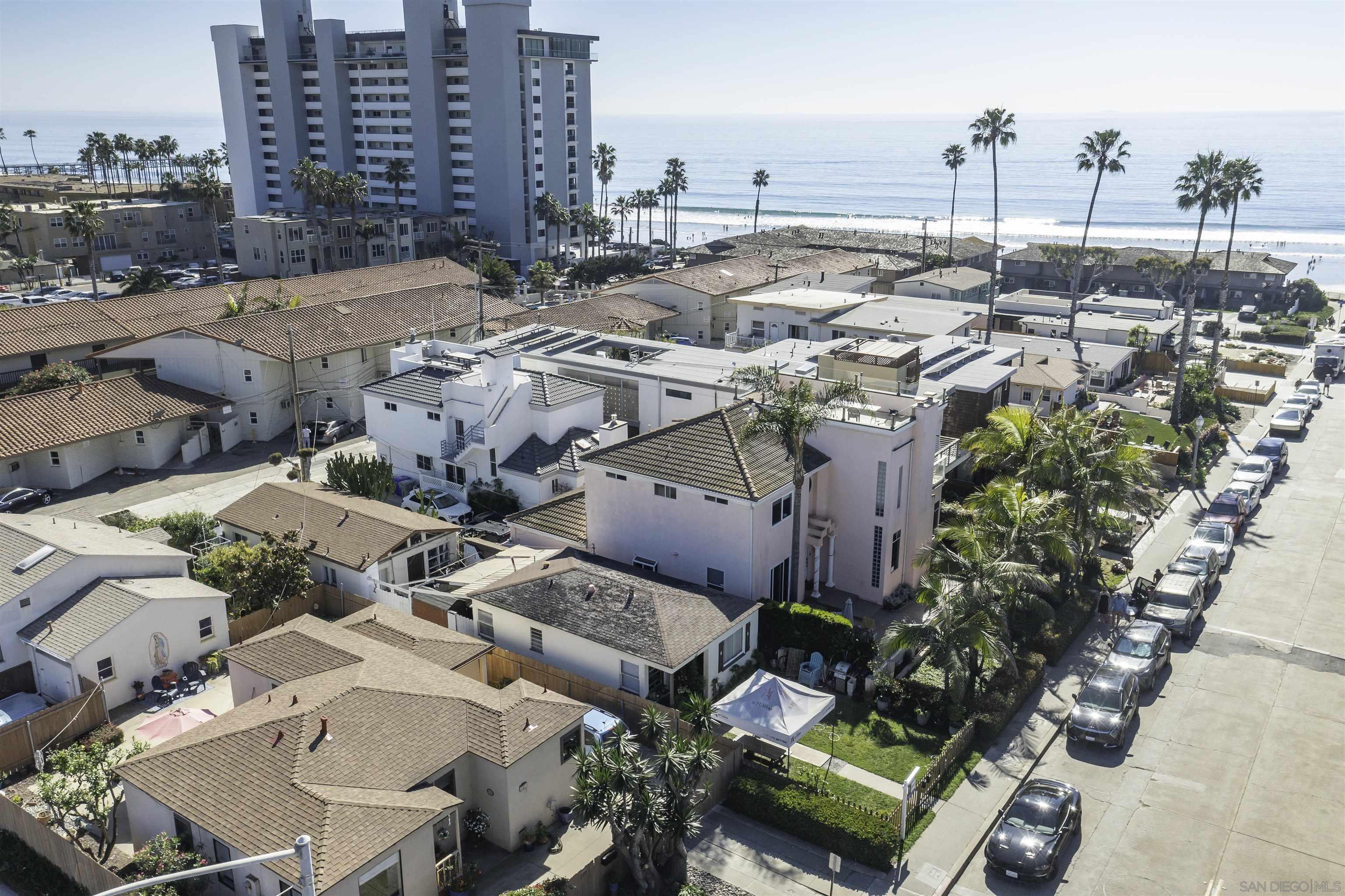 Detail Gallery Image 12 of 27 For 721-23  Law St, San Diego,  CA 92109 - – Beds | – Baths