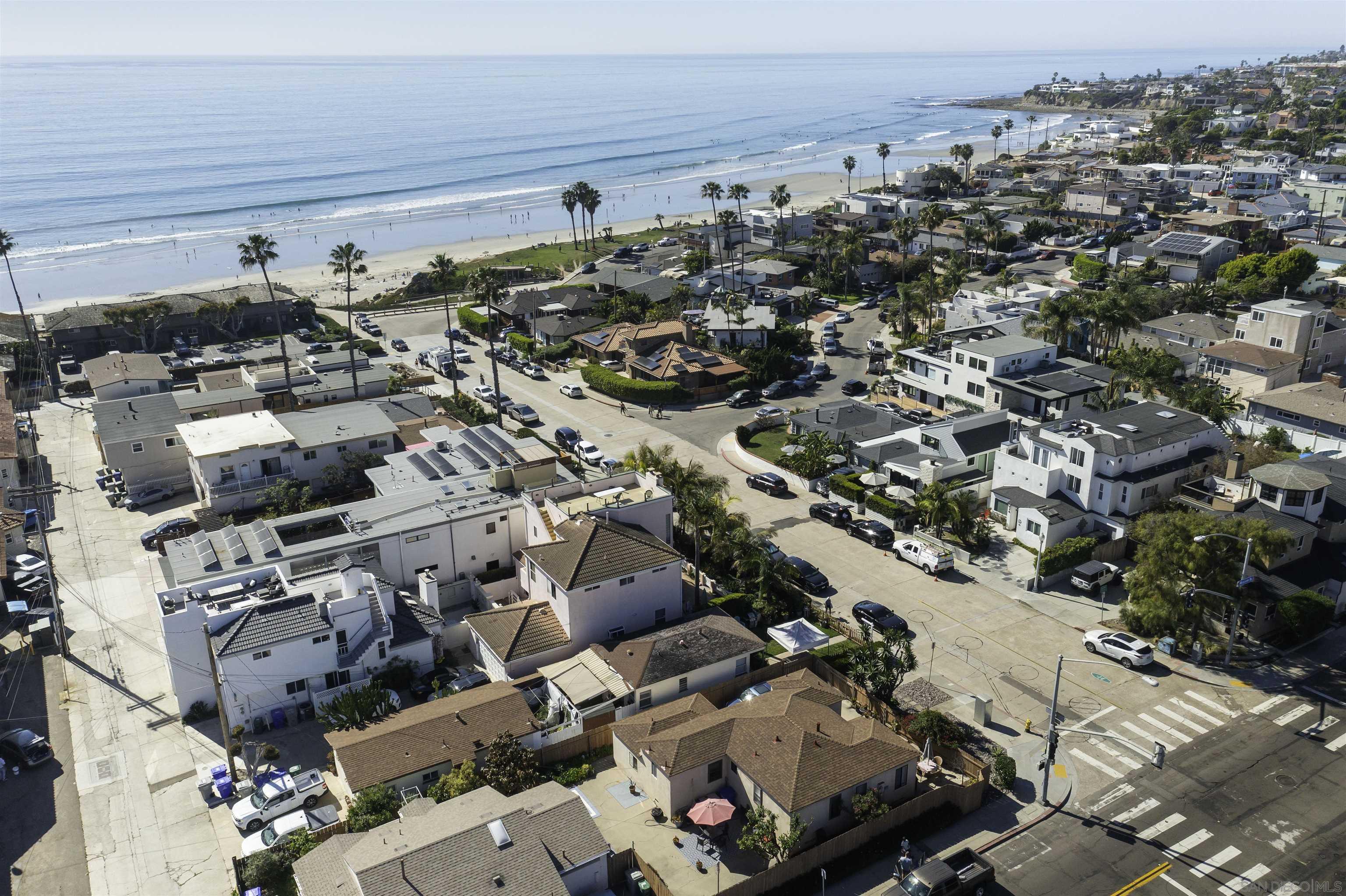 Detail Gallery Image 14 of 27 For 721-23  Law St, San Diego,  CA 92109 - – Beds | – Baths