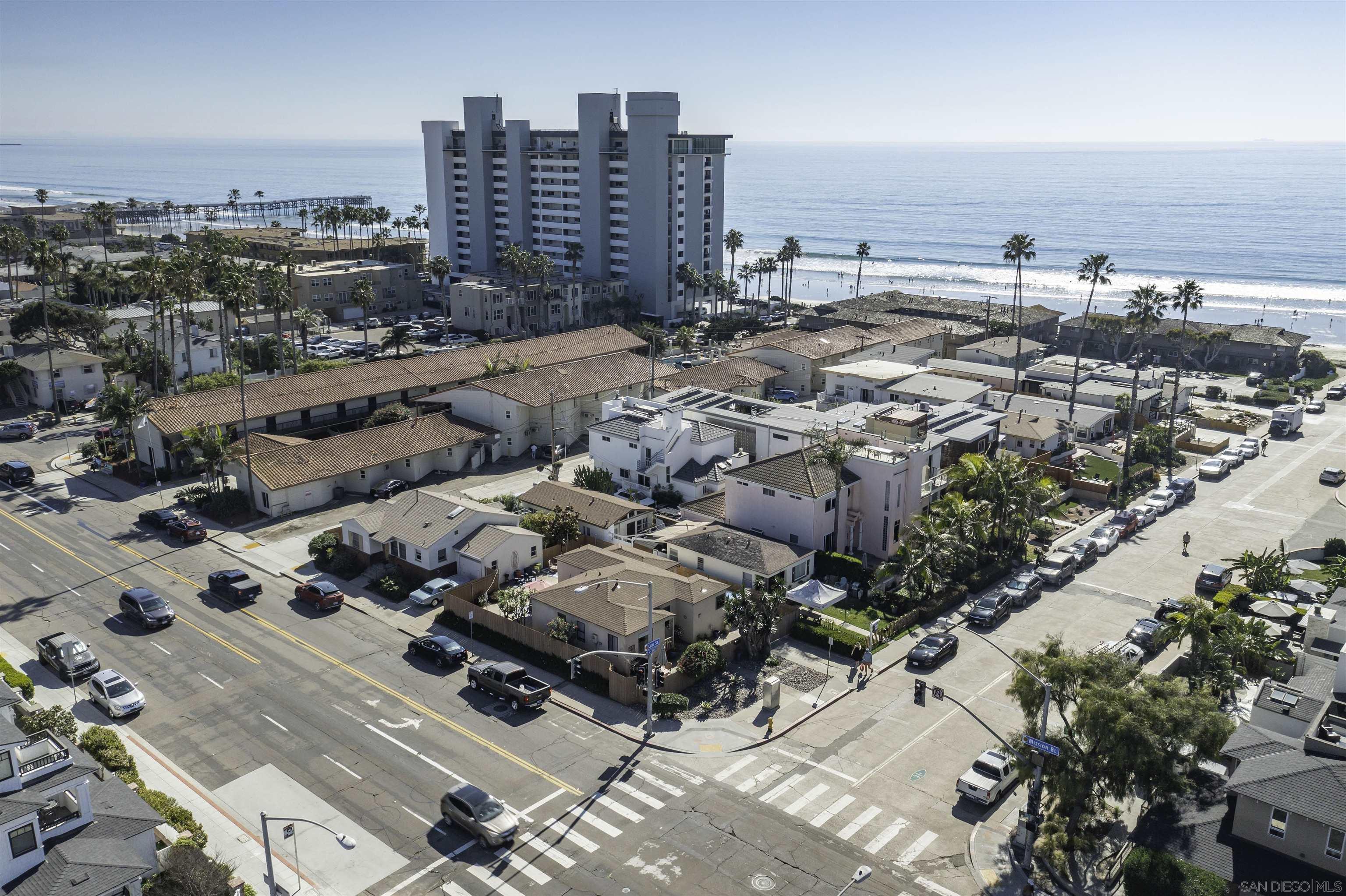 Detail Gallery Image 15 of 27 For 721-23  Law St, San Diego,  CA 92109 - – Beds | – Baths