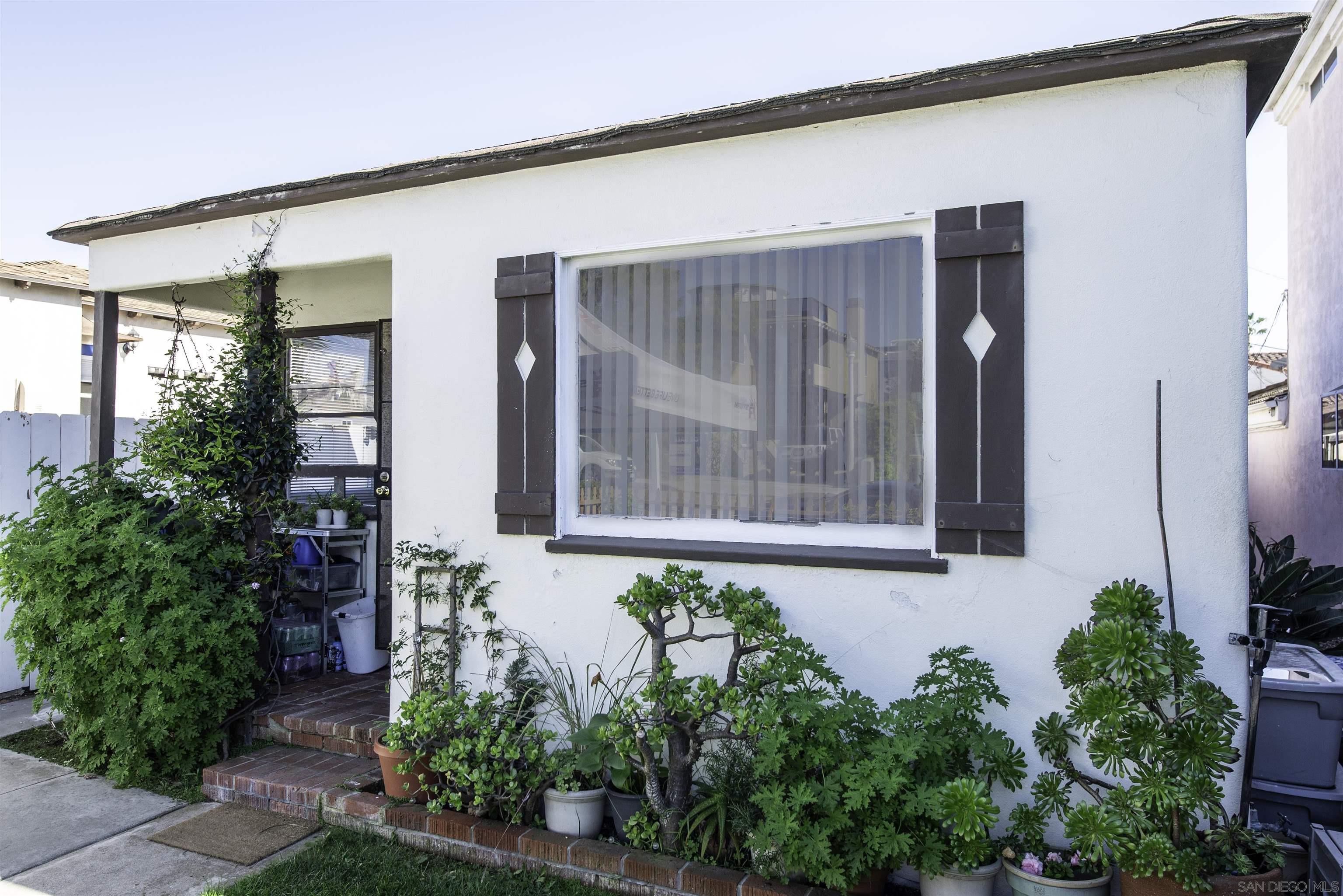 Detail Gallery Image 4 of 27 For 721-23  Law St, San Diego,  CA 92109 - – Beds | – Baths