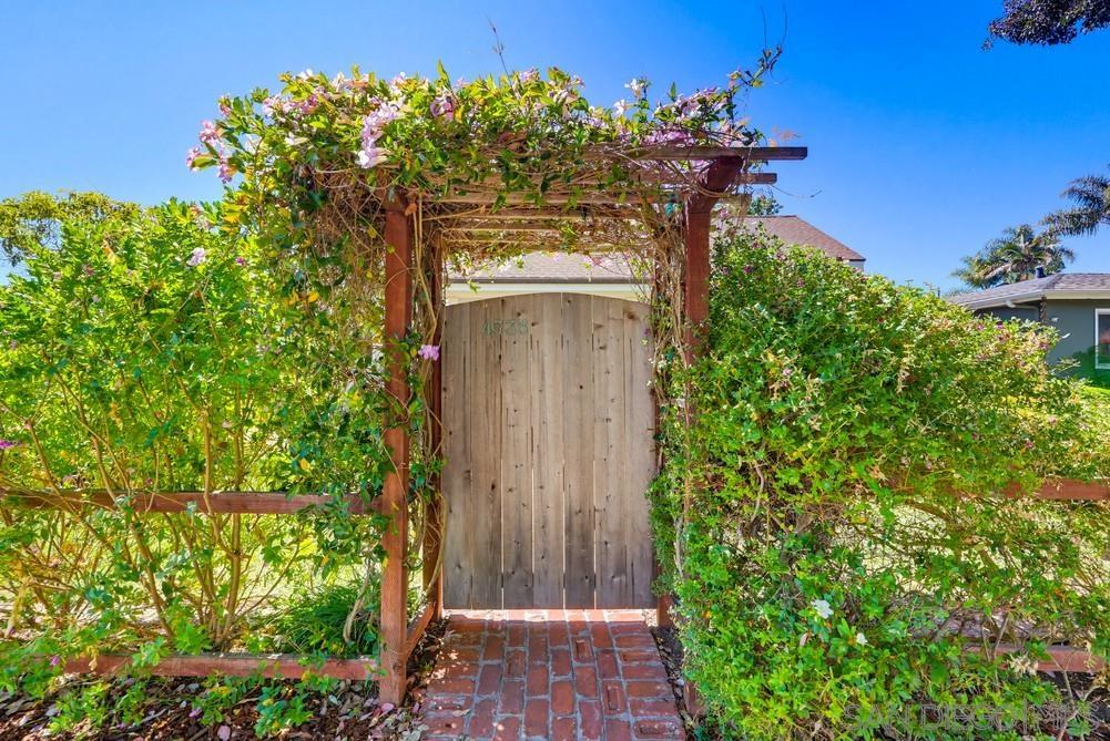 Detail Gallery Image 3 of 75 For 4335  Coronado Avenue, San Diego,  CA 92107 - 4 Beds | 3 Baths