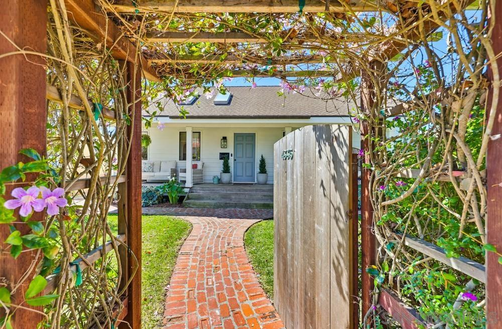 Detail Gallery Image 6 of 75 For 4335  Coronado Avenue, San Diego,  CA 92107 - 4 Beds | 3 Baths