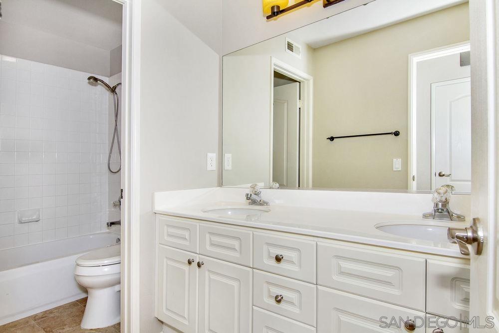 Detail Gallery Image 15 of 29 For 5205  Caminito Exquisito, San Diego,  CA 92130 - 4 Beds | 3 Baths