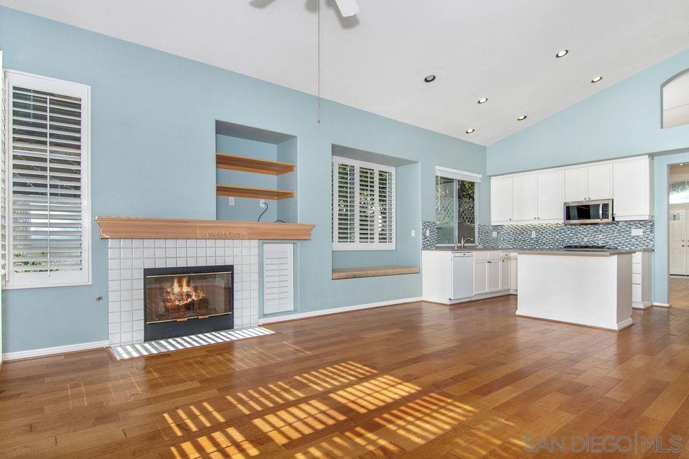 Detail Gallery Image 8 of 29 For 5205  Caminito Exquisito, San Diego,  CA 92130 - 4 Beds | 3 Baths