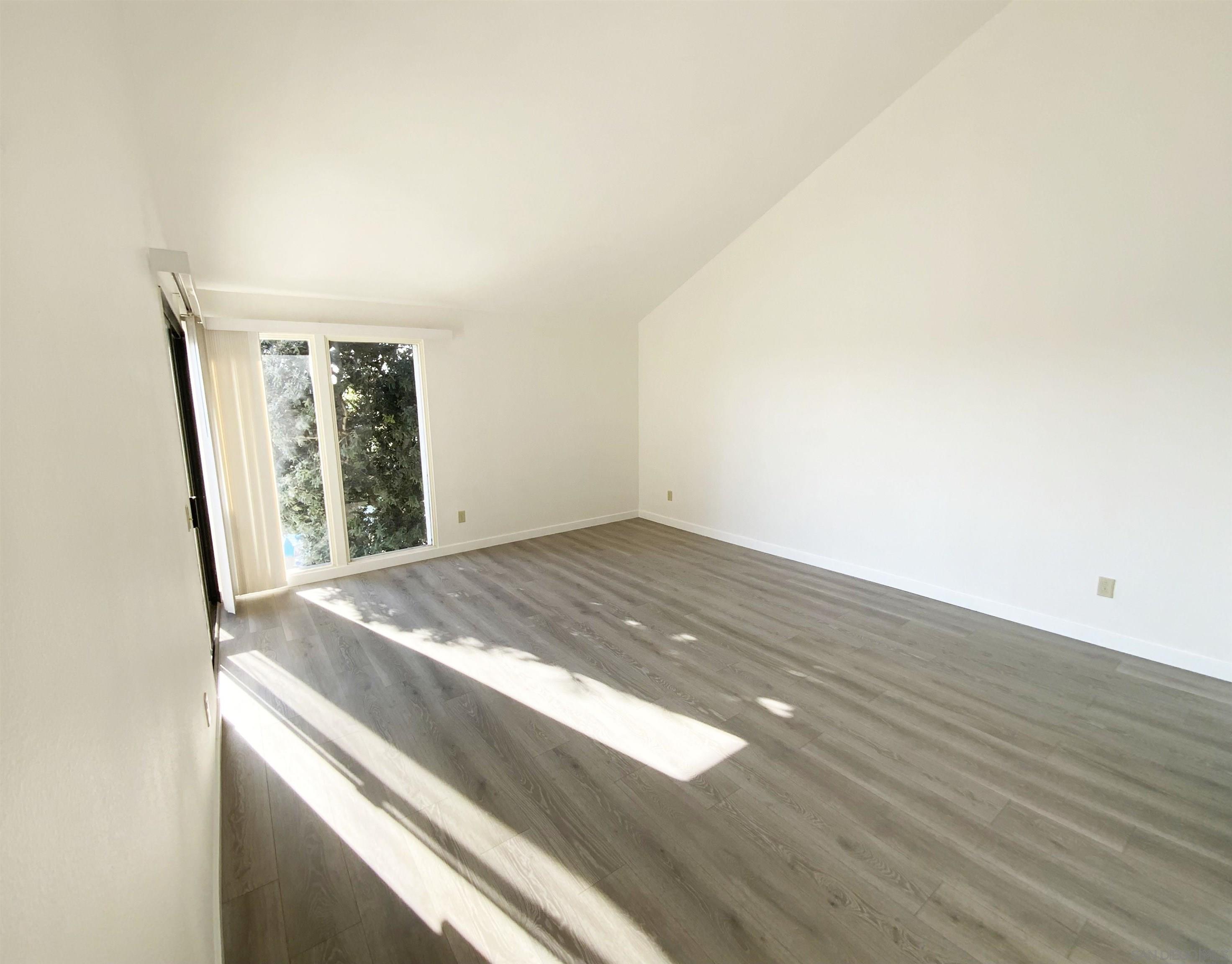 Detail Gallery Image 11 of 23 For 80  Kingston, Coronado,  CA 92118 - 3 Beds | 2 Baths